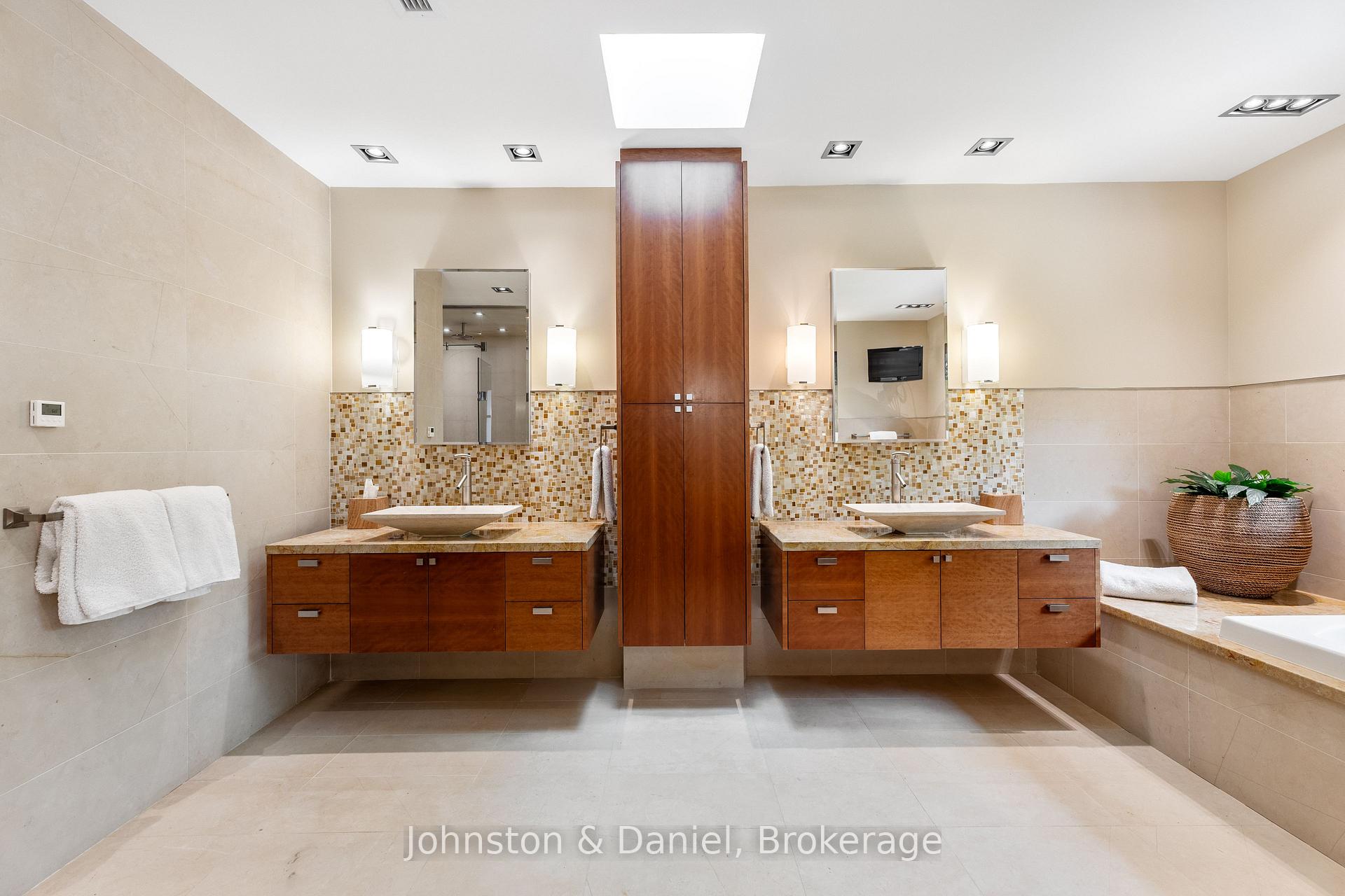 Photo 30 of 24 Glenview Avenue, Toronto, Lawrence Park South — HOMEH