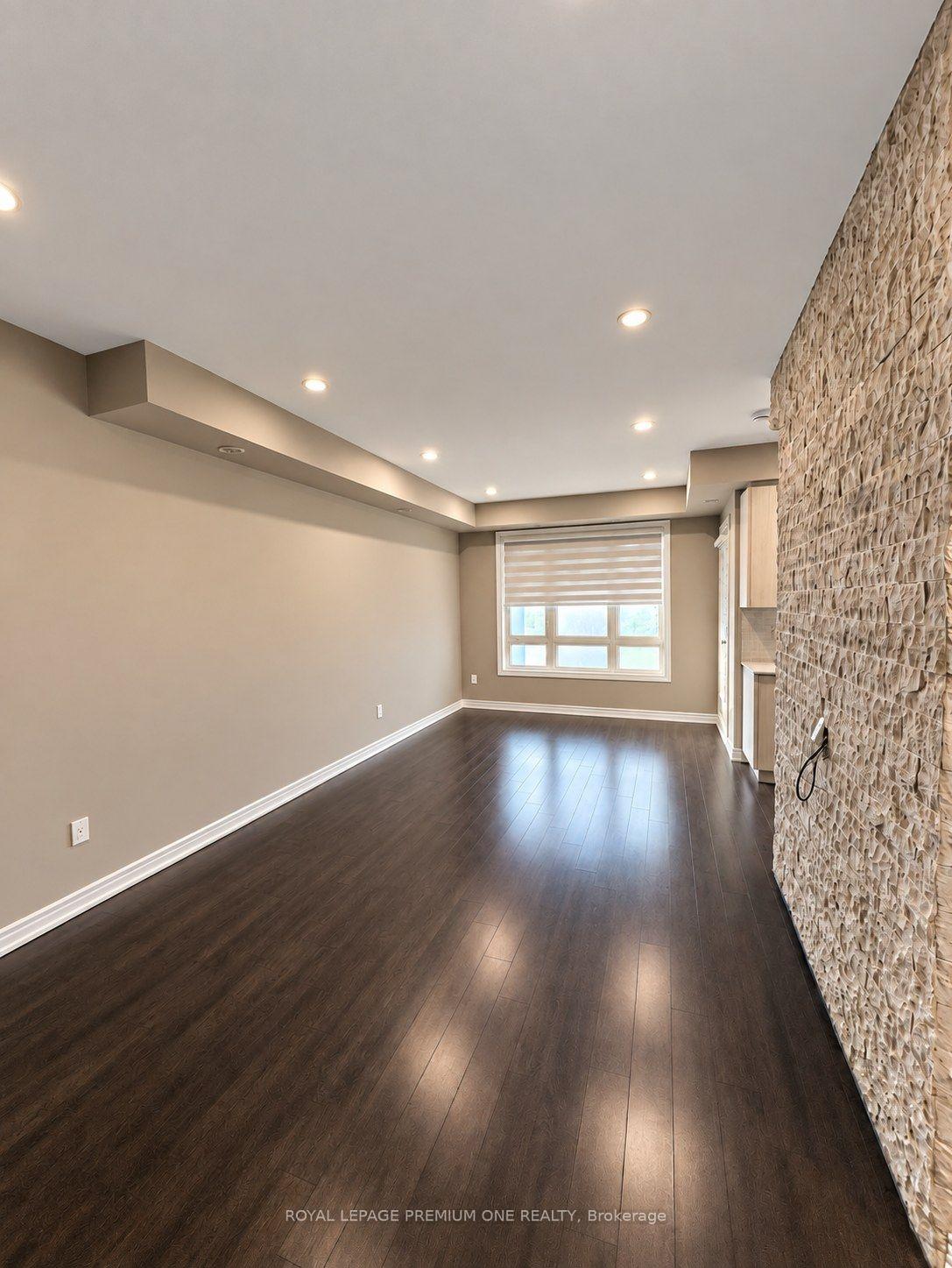Photo 7 of Unit 14, 95 Kayla Crescent, Vaughan, Maple — HOMEH