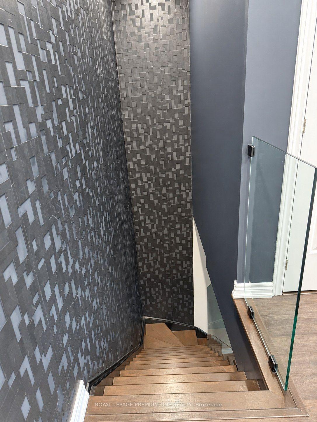 Photo 20 of Unit 14, 95 Kayla Crescent, Vaughan, Maple — HOMEH