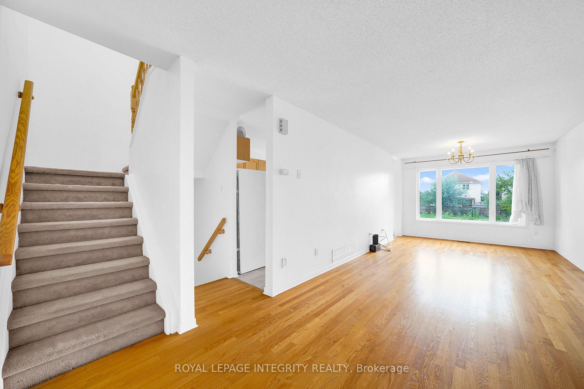 Photo 7 of 133 Lilibet Crescent, Ottawa, Ellwood — HOMEH