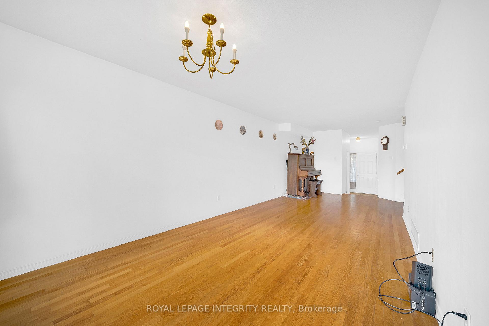 Photo 9 of 133 Lilibet Crescent, Ottawa, Ellwood — HOMEH