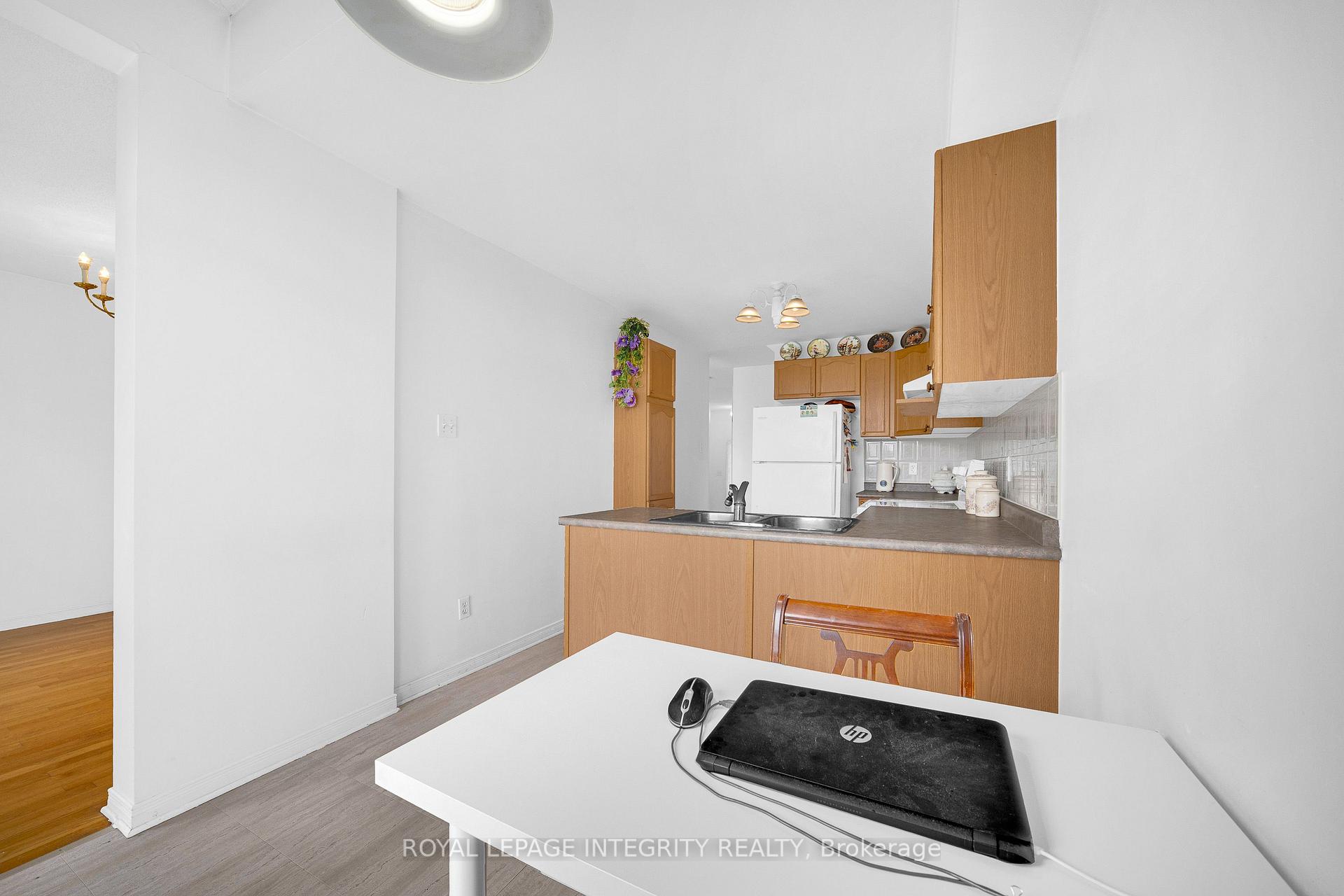 Photo 11 of 133 Lilibet Crescent, Ottawa, Ellwood — HOMEH