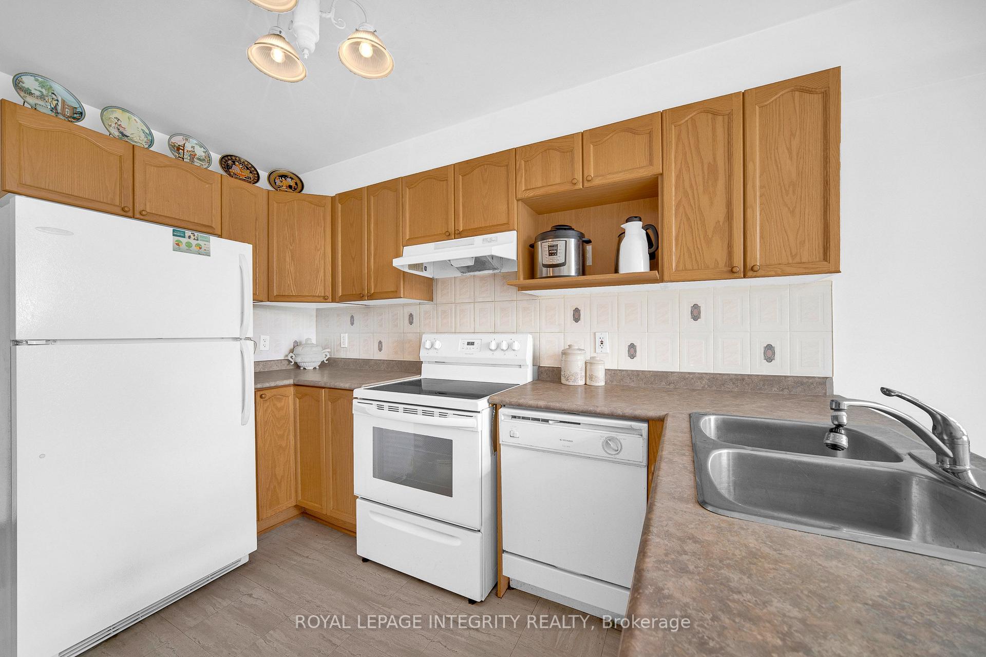 Photo 13 of 133 Lilibet Crescent, Ottawa, Ellwood — HOMEH
