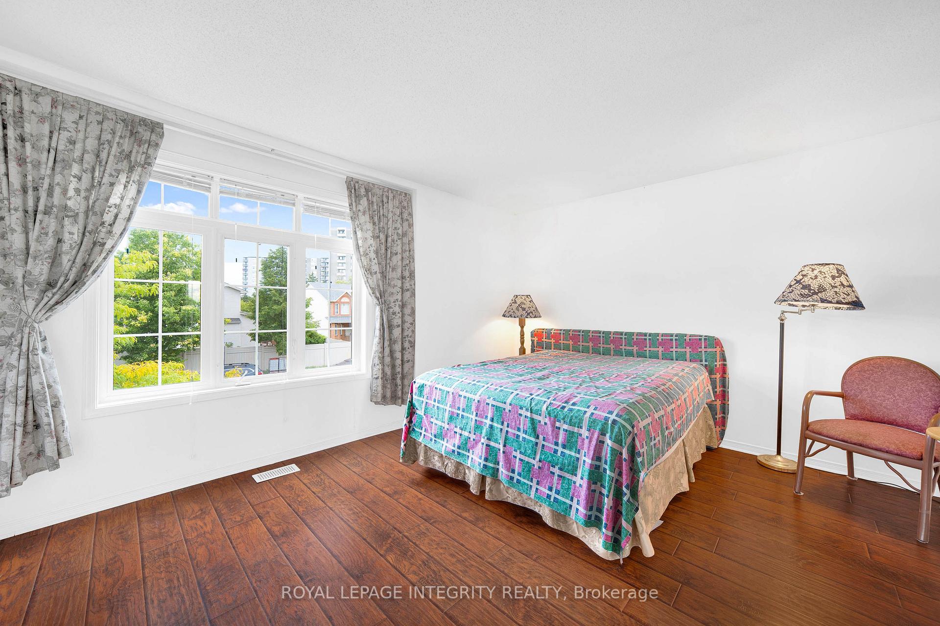 Photo 18 of 133 Lilibet Crescent, Ottawa, Ellwood — HOMEH