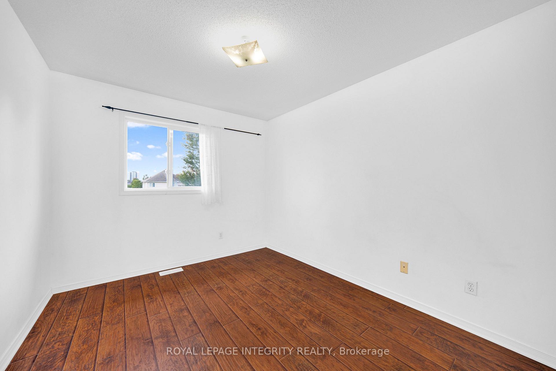 Photo 23 of 133 Lilibet Crescent, Ottawa, Ellwood — HOMEH