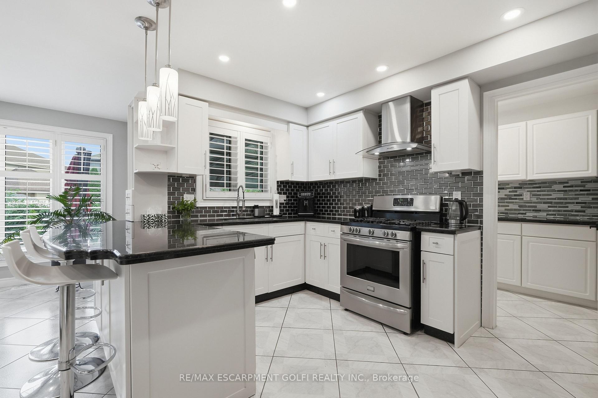Photo 11 of 35 Lido Drive, Hamilton, Winona Park — HOMEH
