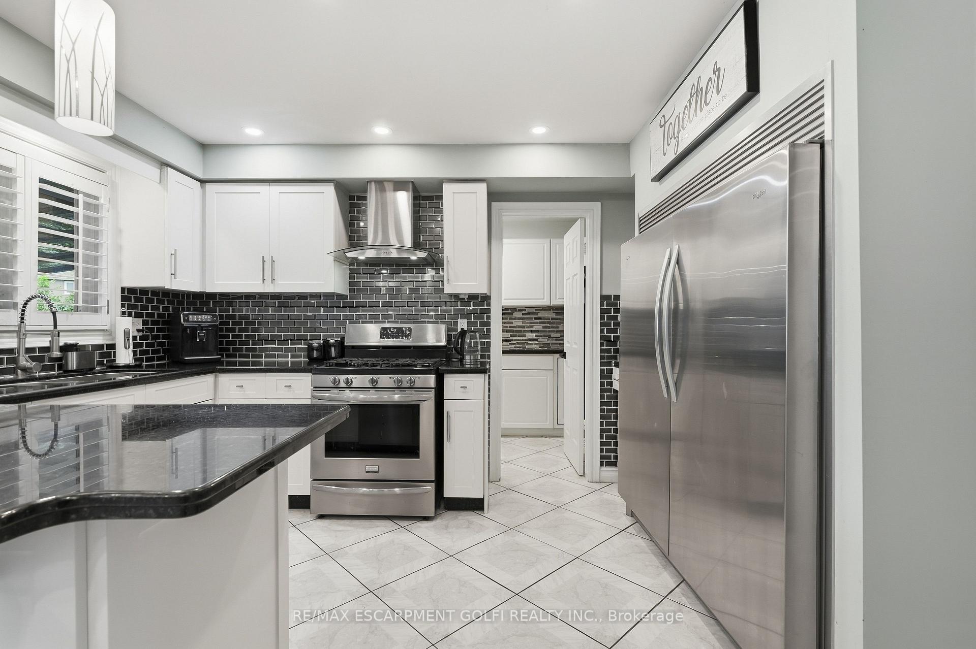 Photo 14 of 35 Lido Drive, Hamilton, Winona Park — HOMEH