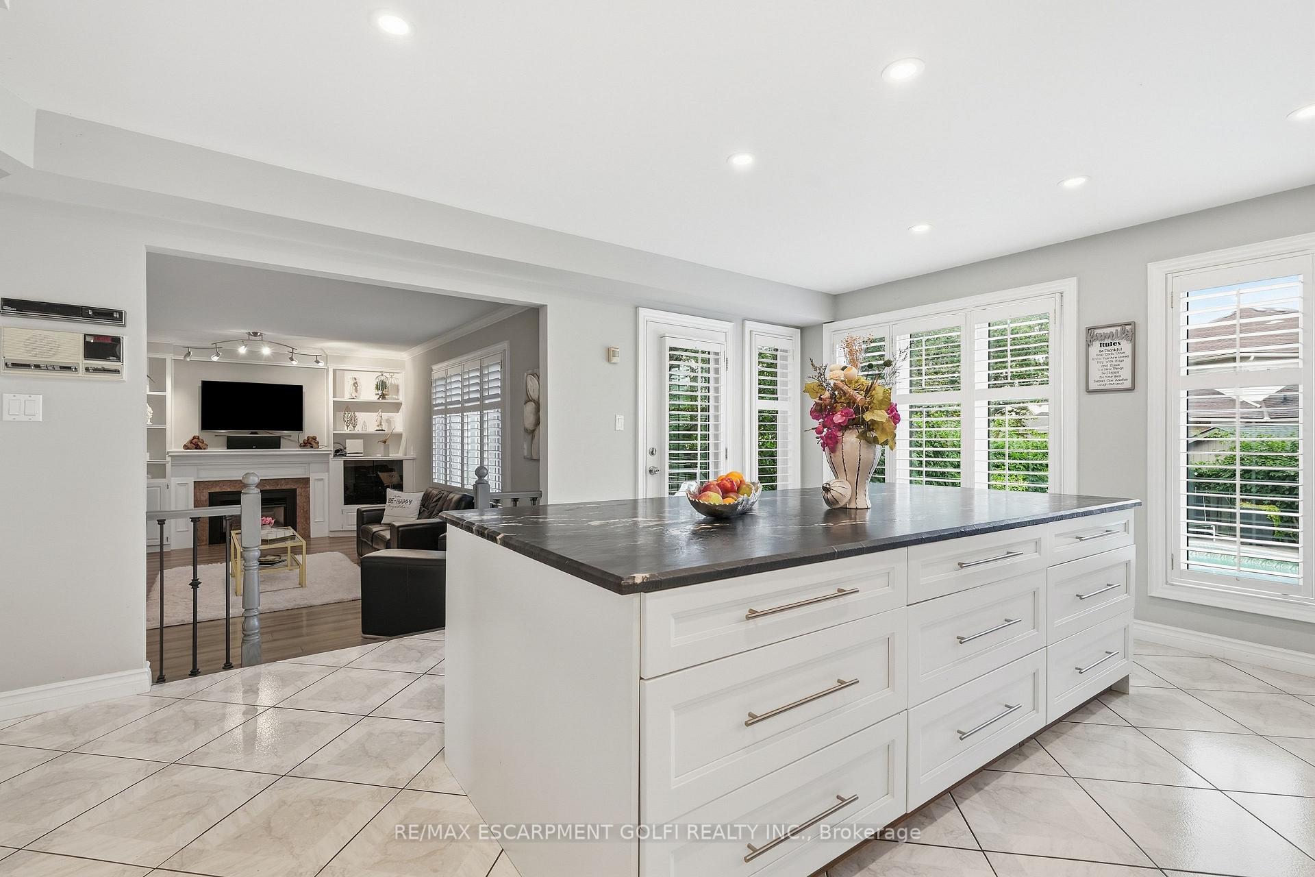 Photo 17 of 35 Lido Drive, Hamilton, Winona Park — HOMEH
