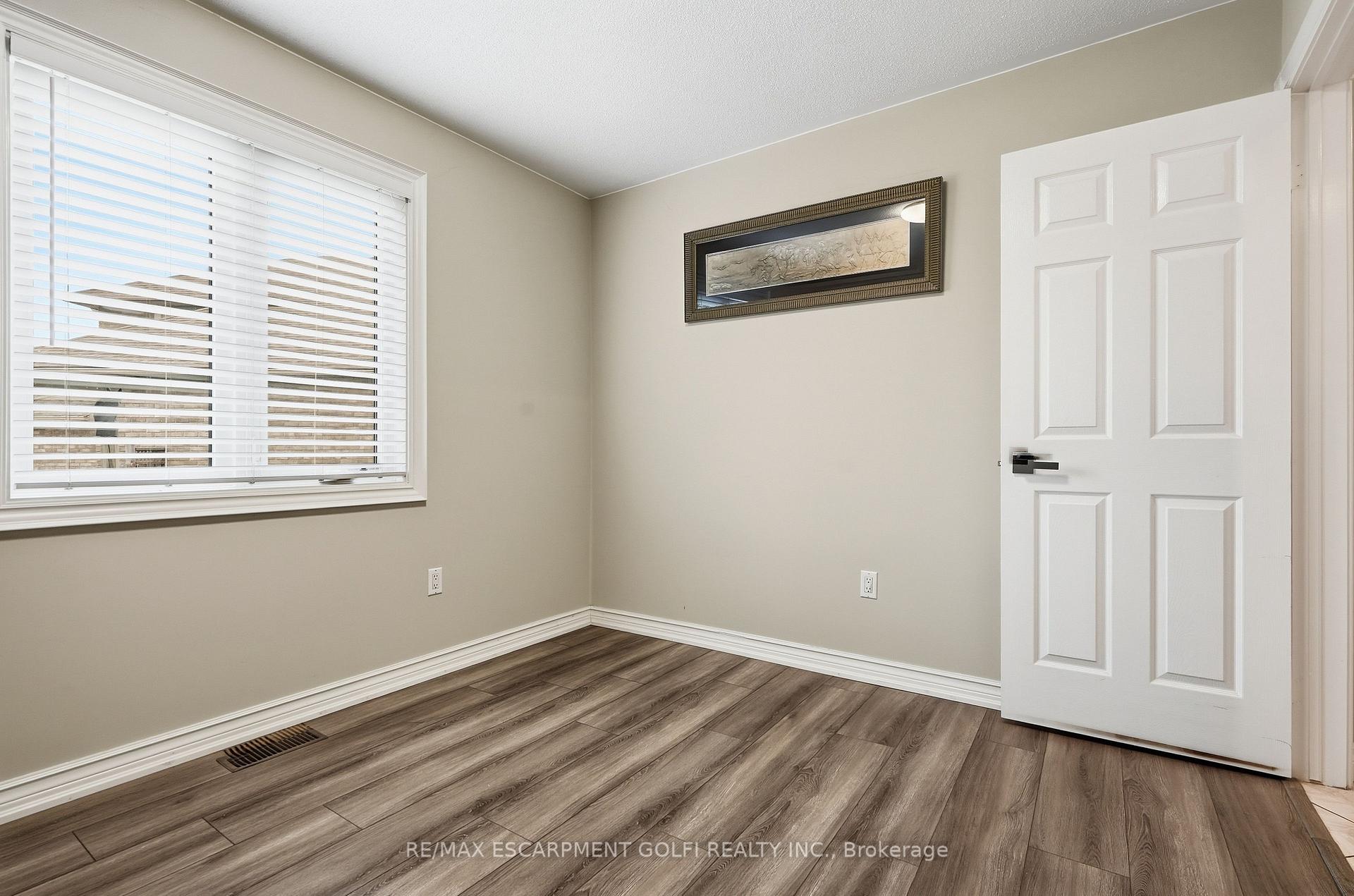 Photo 25 of 35 Lido Drive, Hamilton, Winona Park — HOMEH