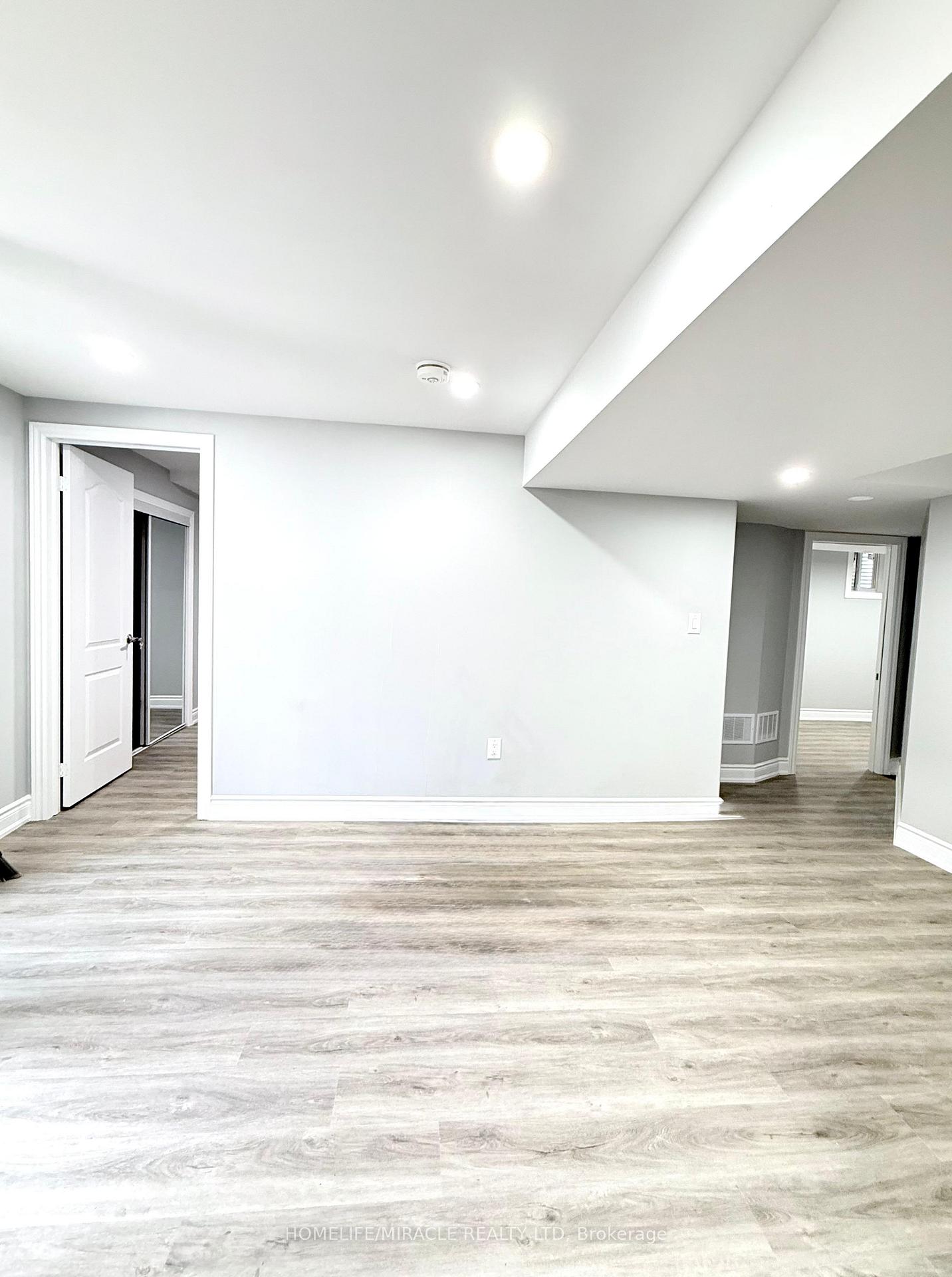 Photo 5 of Unit BSMT, 49 Ponymeadow (BSMT) Way, Brampton, Credit Valley — HOMEH
