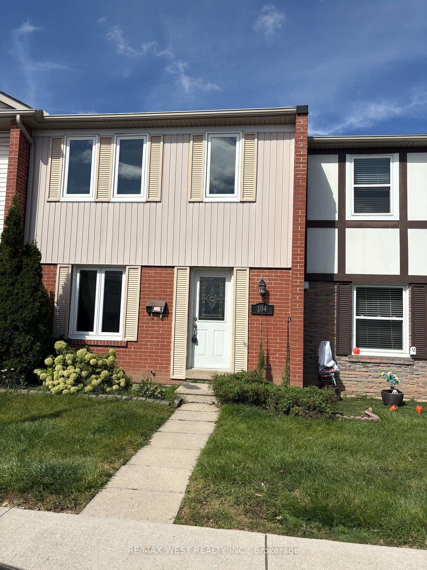 Photo 2 of Unit 104, 900 Central Park Drive, Brampton, Northgate — HOMEH