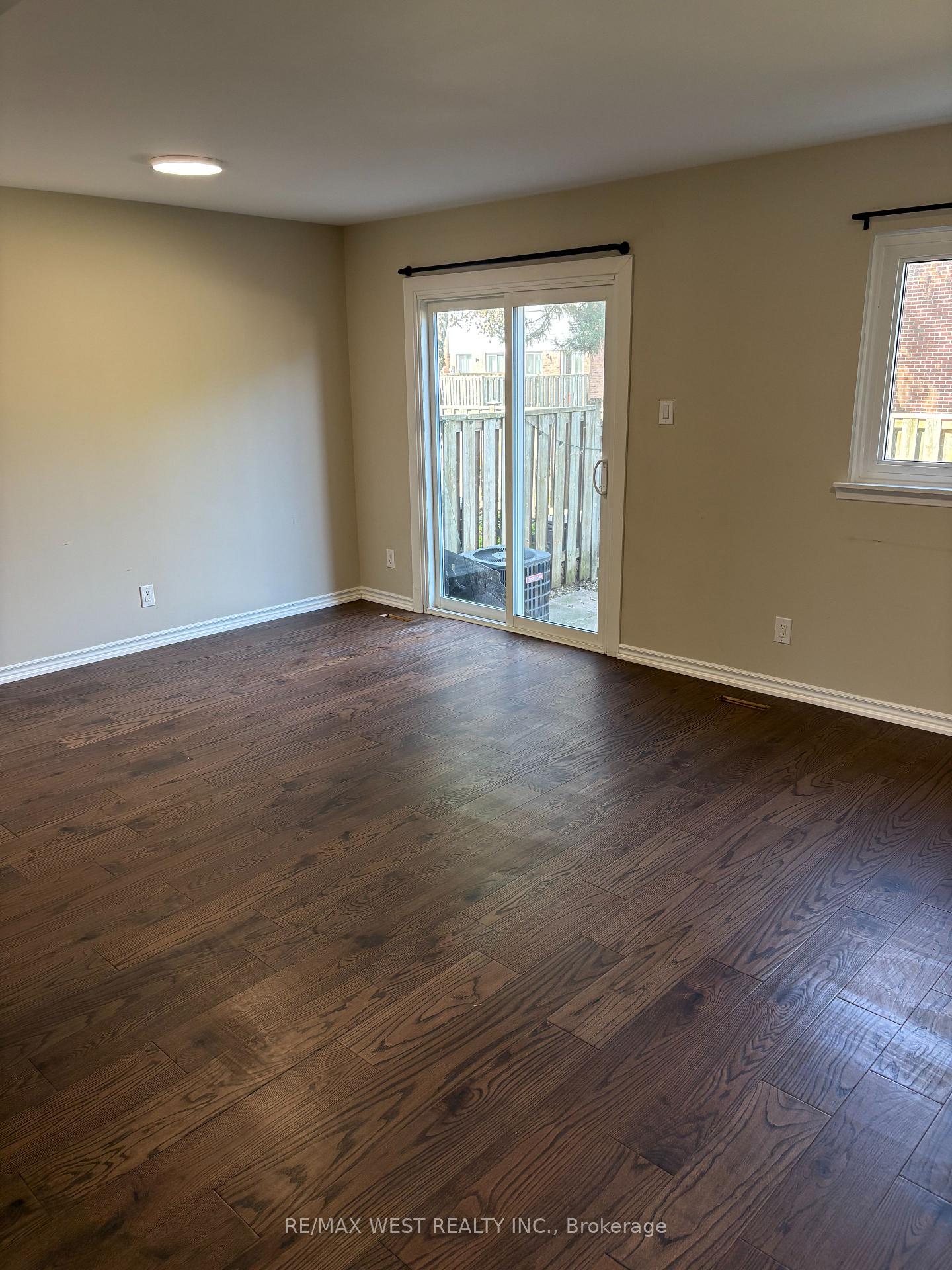 Photo 9 of Unit 104, 900 Central Park Drive, Brampton, Northgate — HOMEH