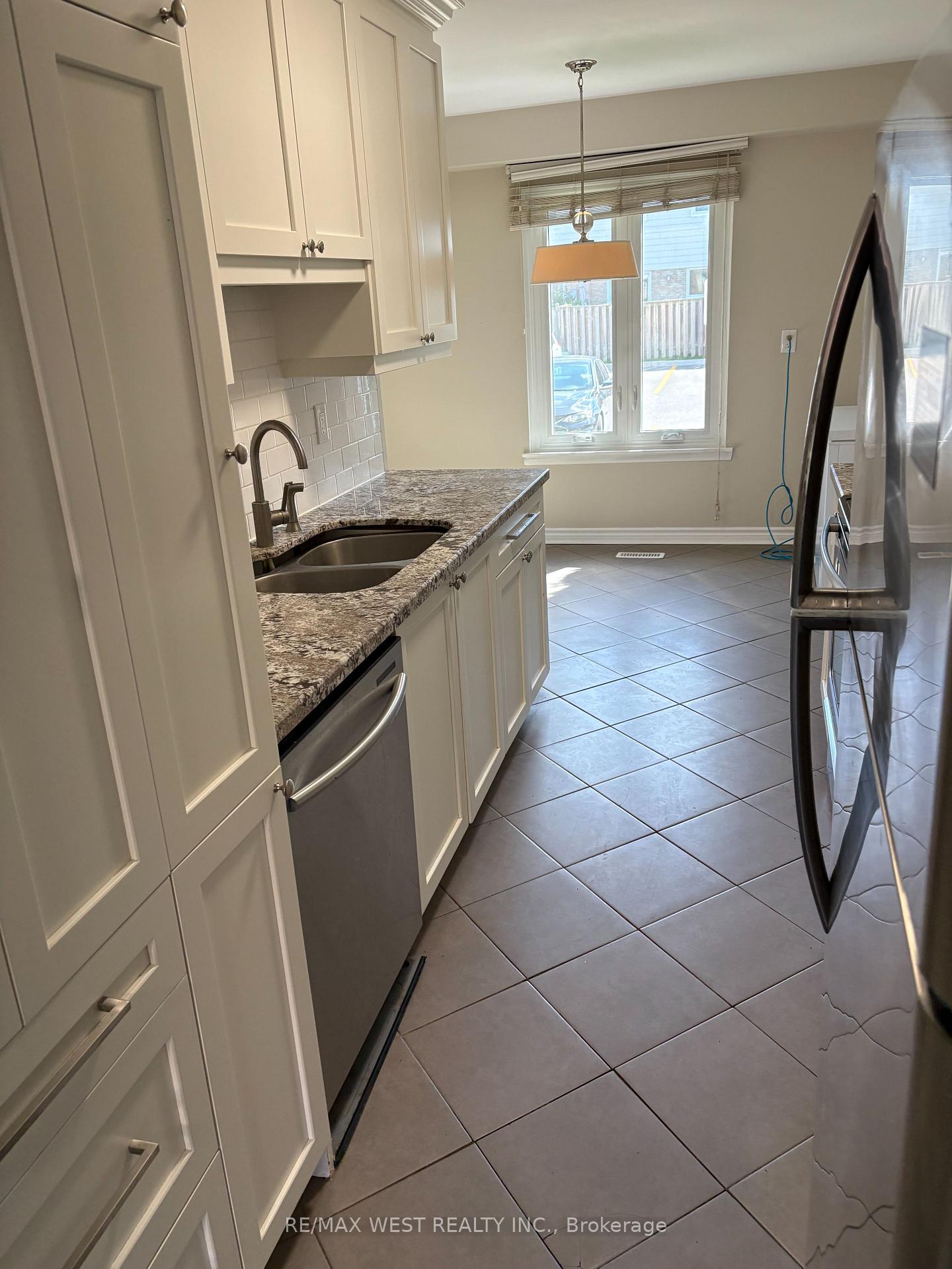 Photo 11 of Unit 104, 900 Central Park Drive, Brampton, Northgate — HOMEH