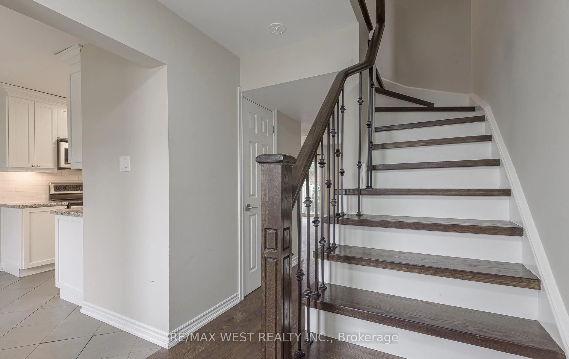 Photo 12 of Unit 104, 900 Central Park Drive, Brampton, Northgate — HOMEH