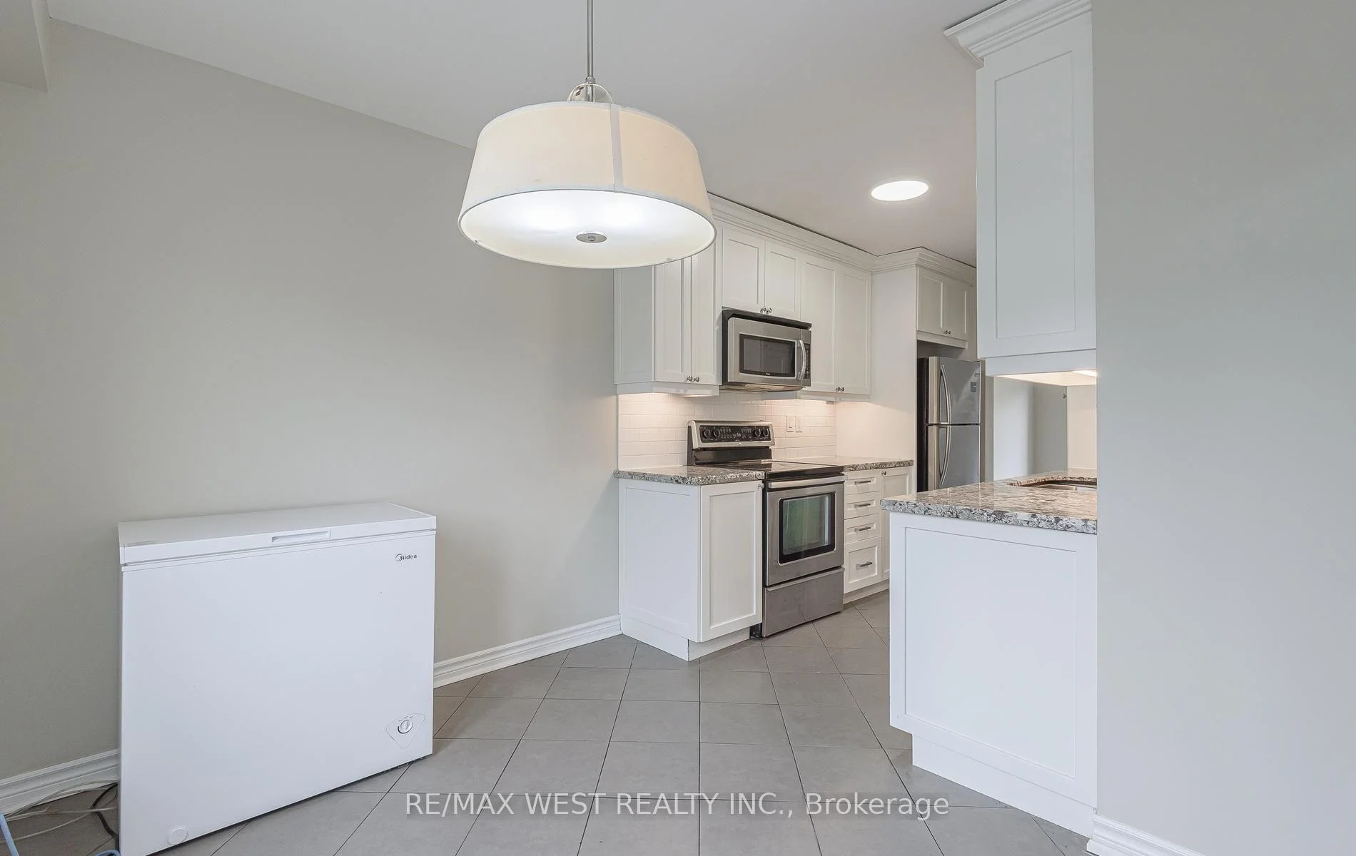Photo 18 of Unit 104, 900 Central Park Drive, Brampton, Northgate — HOMEH