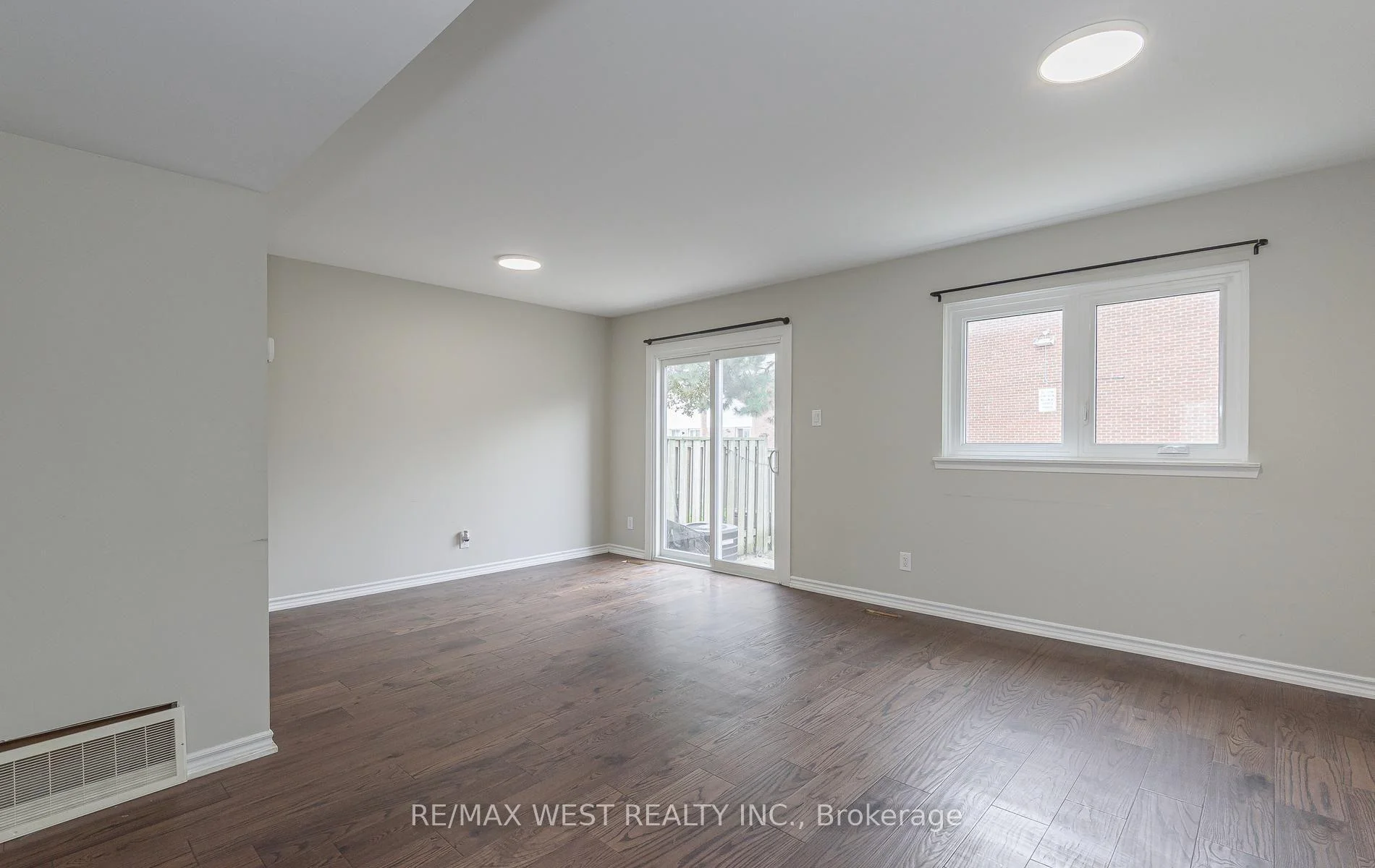 Photo 24 of Unit 104, 900 Central Park Drive, Brampton, Northgate — HOMEH