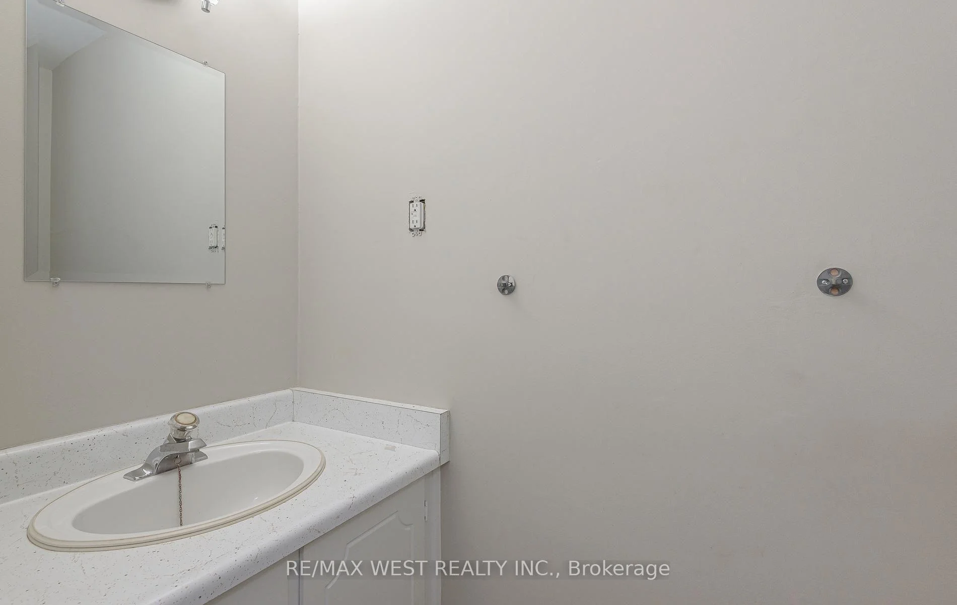 Photo 30 of Unit 104, 900 Central Park Drive, Brampton, Northgate — HOMEH