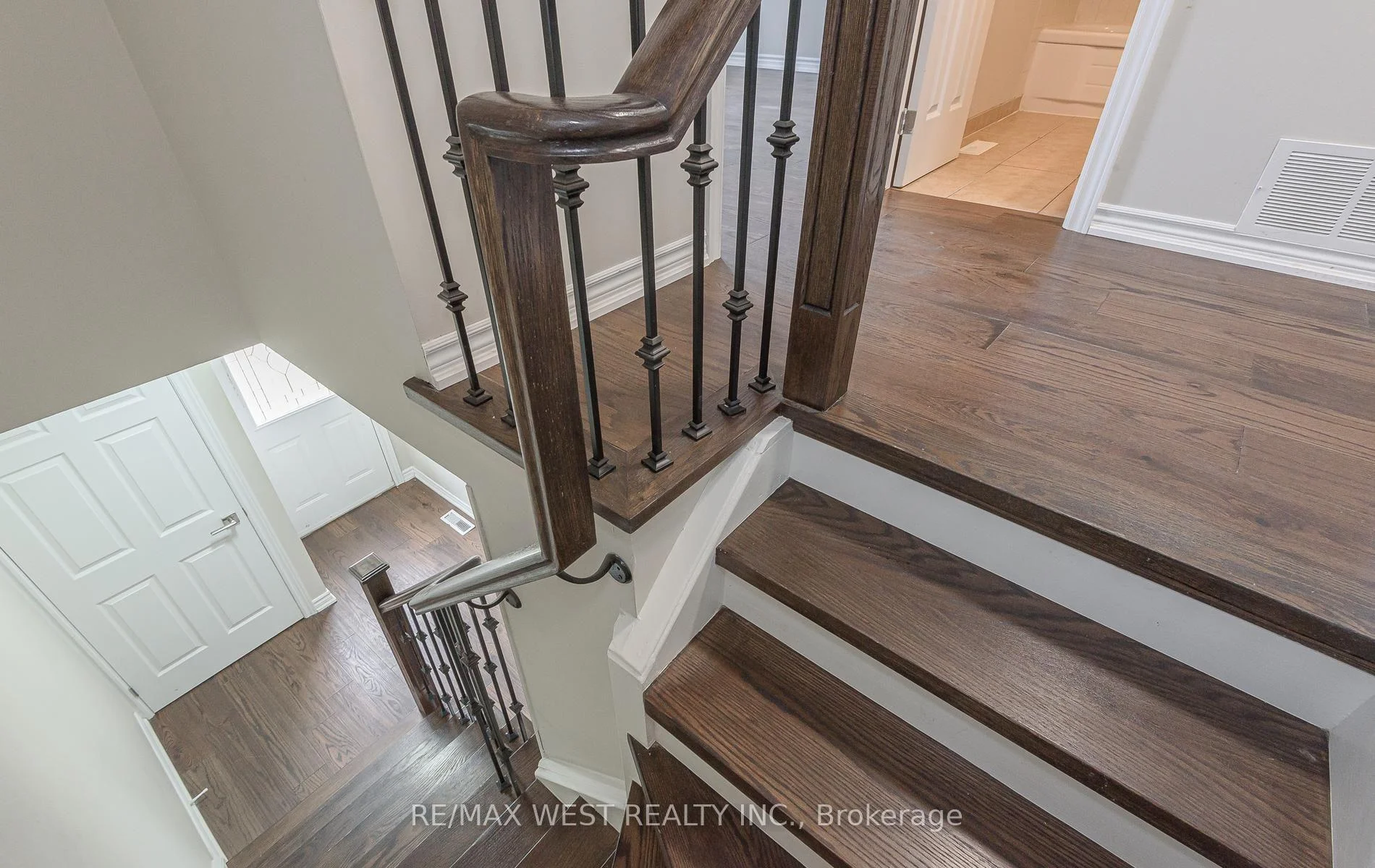 Photo 31 of Unit 104, 900 Central Park Drive, Brampton, Northgate — HOMEH
