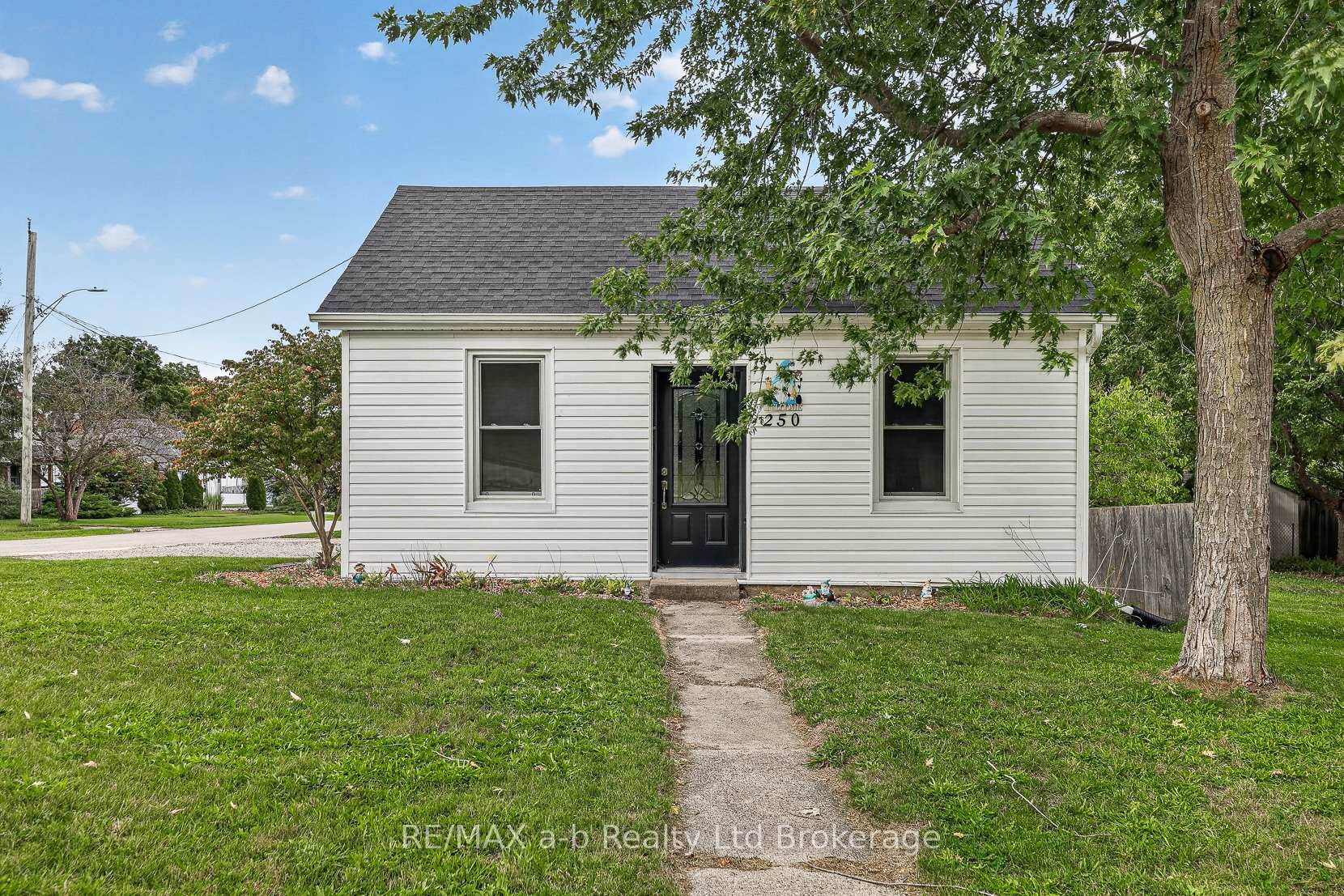Photo 1 of 250 Frederick Street, Ingersoll, Ingersoll - South — HOMEH