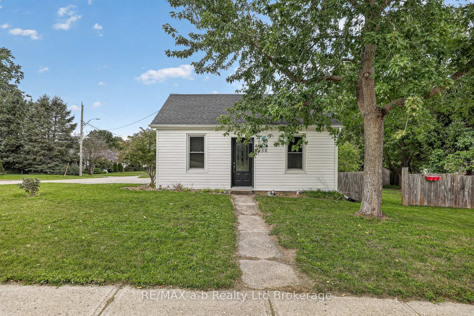 Photo 2 of 250 Frederick Street, Ingersoll, Ingersoll - South — HOMEH