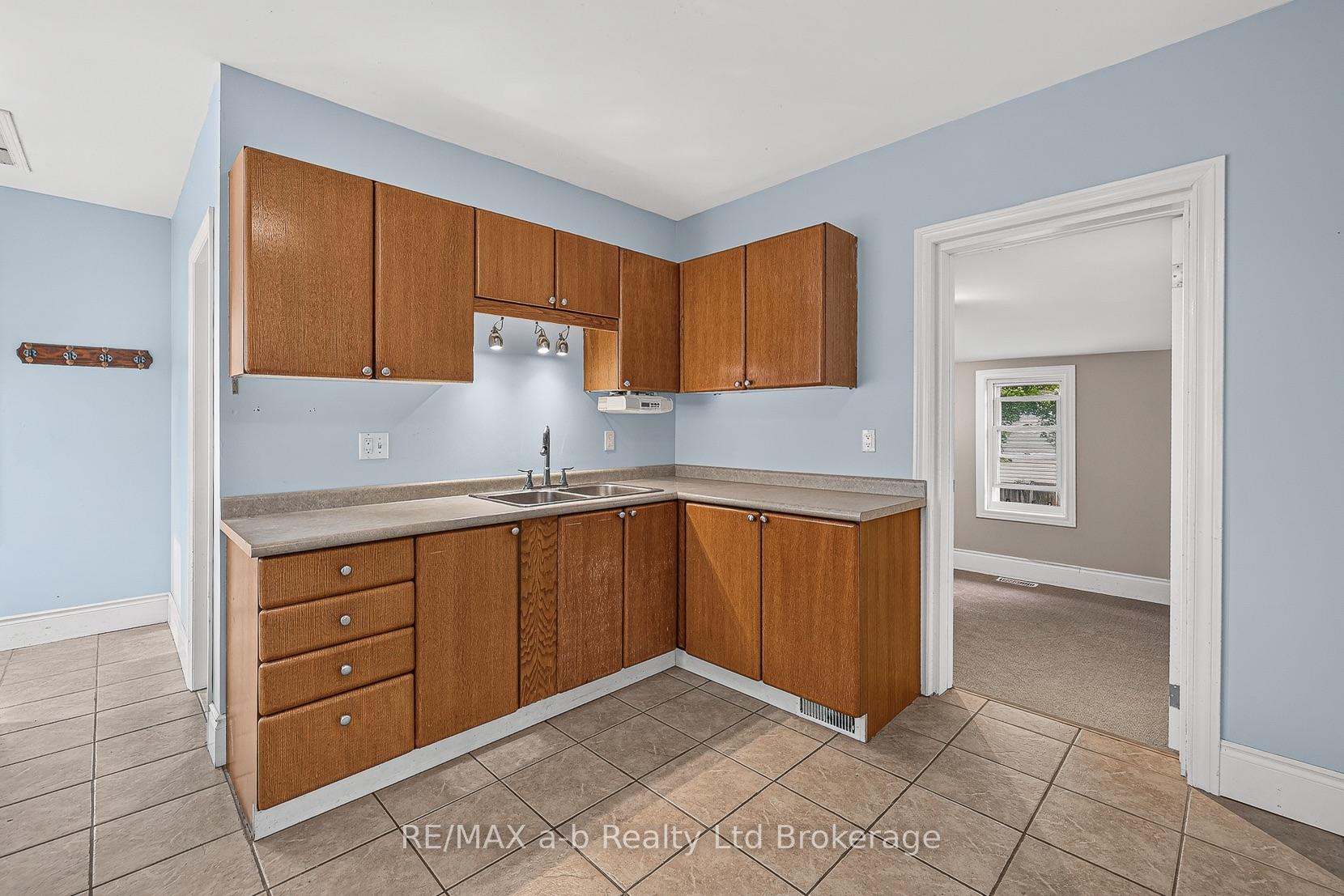 Photo 13 of 250 Frederick Street, Ingersoll, Ingersoll - South — HOMEH