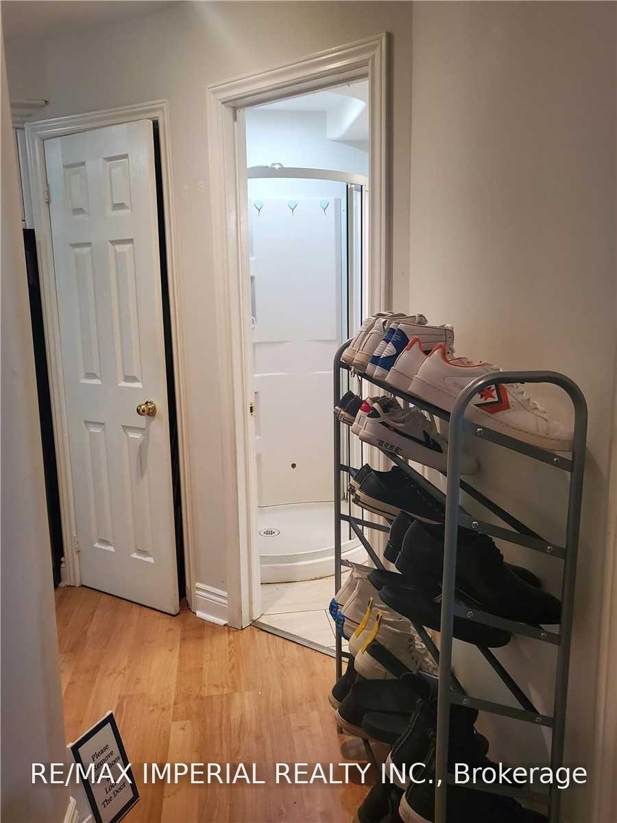 Photo 4 of Unit Bsmt, 55 Sassafras Circle, Vaughan, Patterson — HOMEH