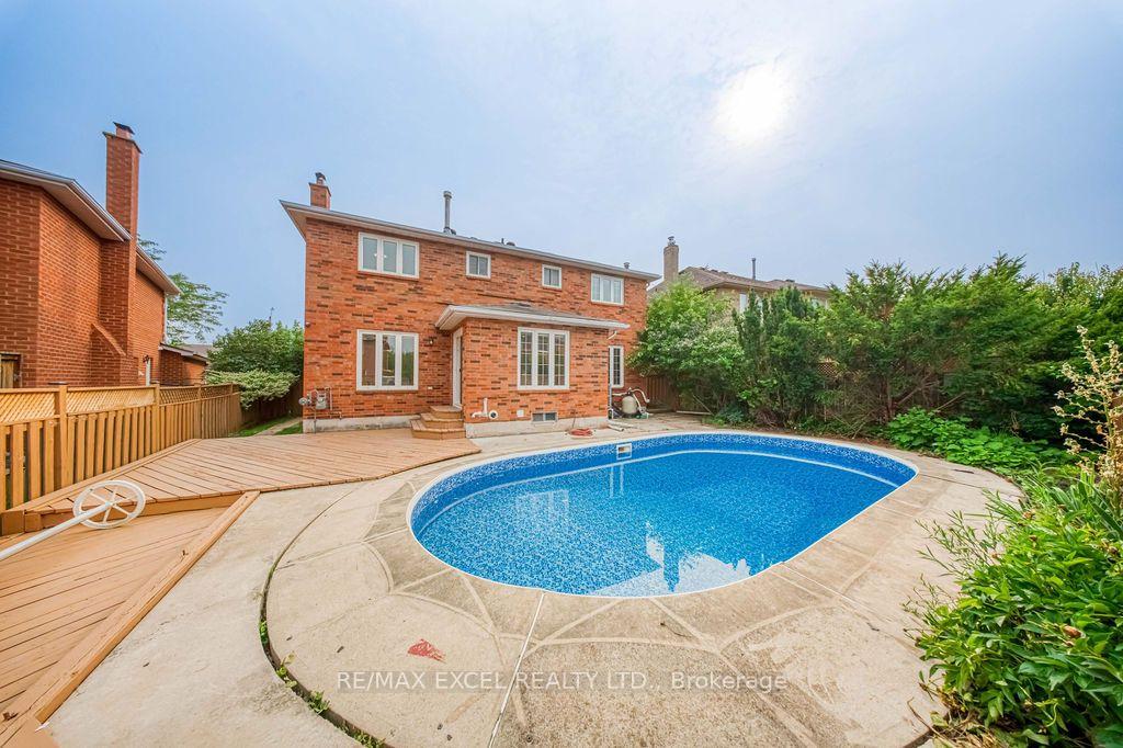 Photo 2 of 2105 Oakmead Boulevard, Oakville, River Oaks — HOMEH