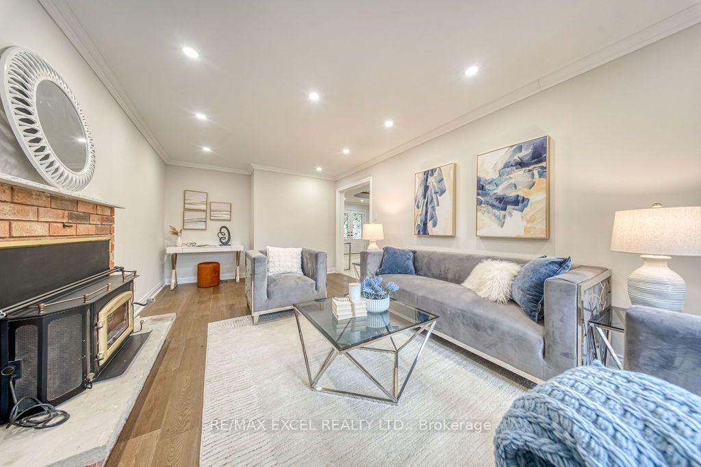 Photo 3 of 2105 Oakmead Boulevard, Oakville, River Oaks — HOMEH