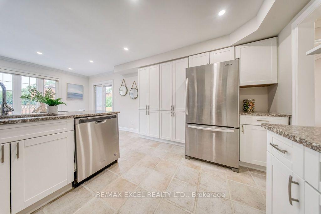 Photo 16 of 2105 Oakmead Boulevard, Oakville, River Oaks — HOMEH