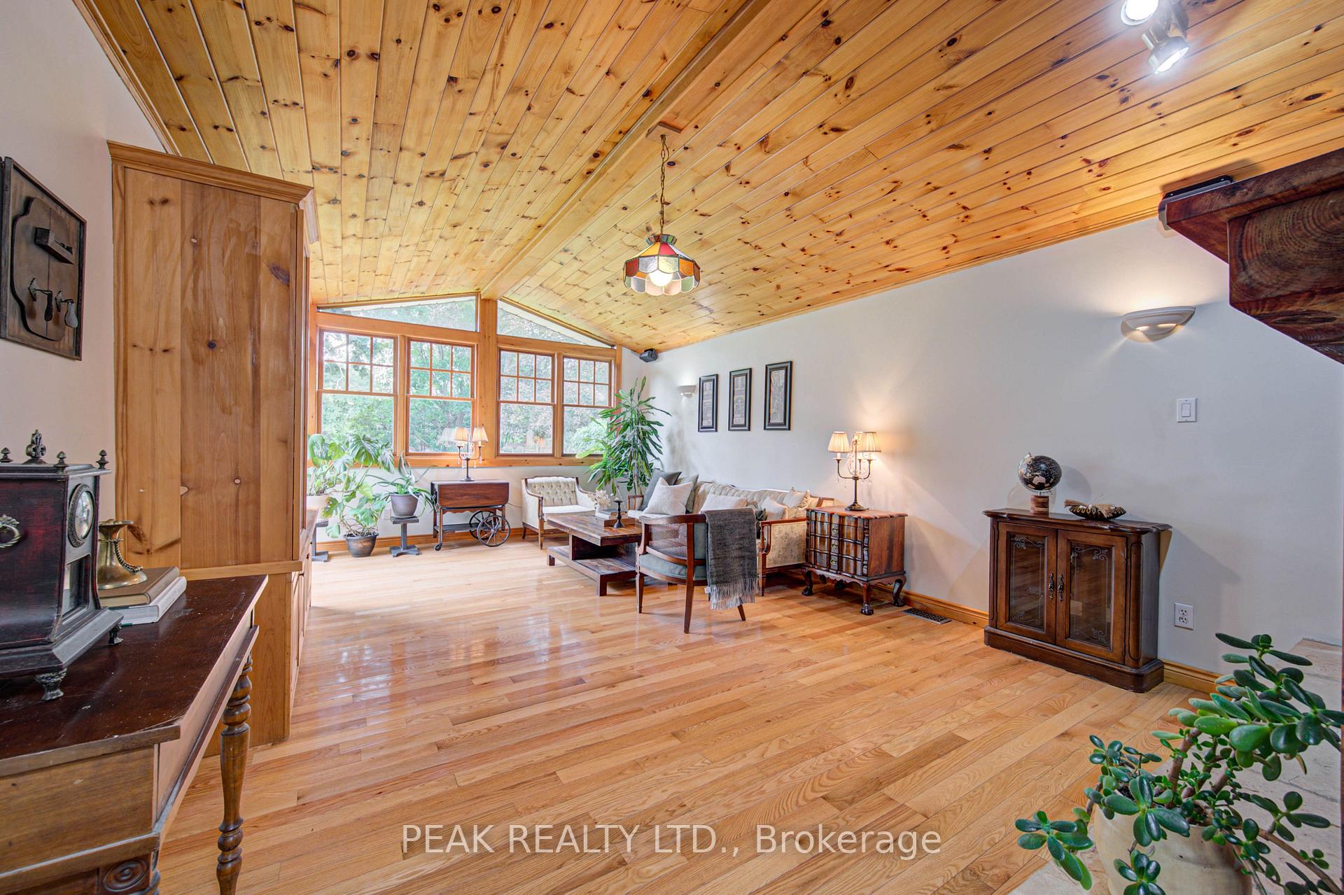 Photo 24 of 650 Pineridge Road E, Waterloo, North Lakeshore — HOMEH