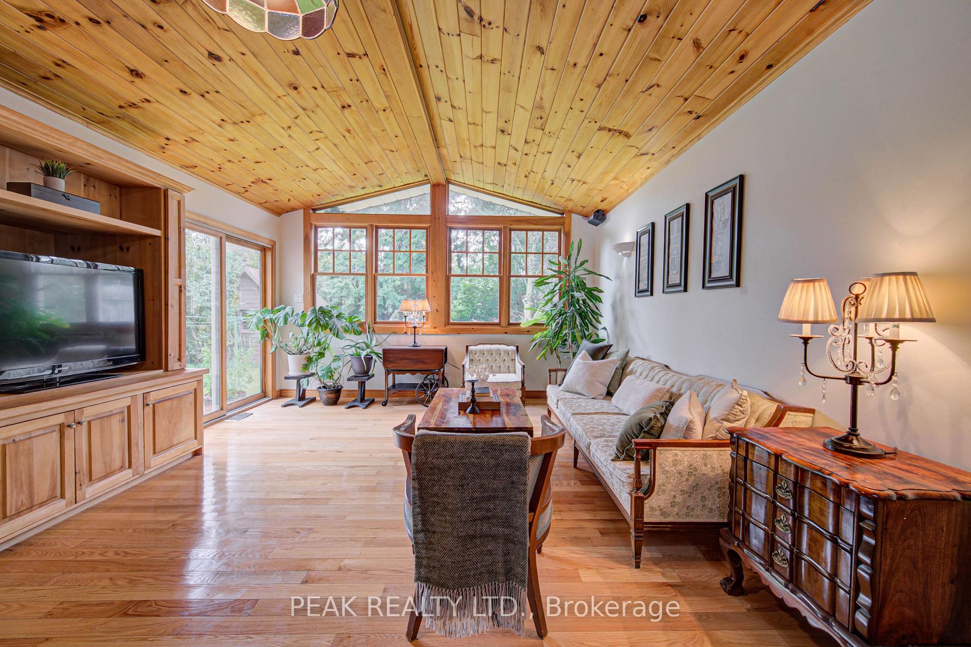 Photo 25 of 650 Pineridge Road E, Waterloo, North Lakeshore — HOMEH