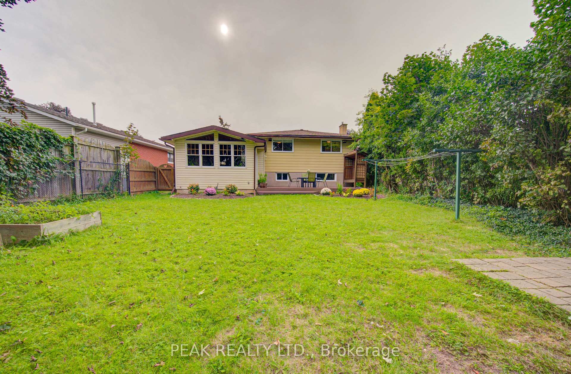 Photo 43 of 650 Pineridge Road E, Waterloo, North Lakeshore — HOMEH