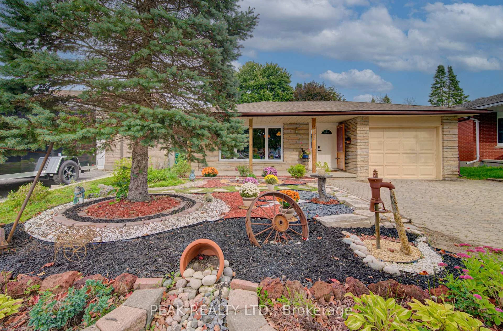 Photo 4 of 650 Pineridge Road E, Waterloo, North Lakeshore — HOMEH