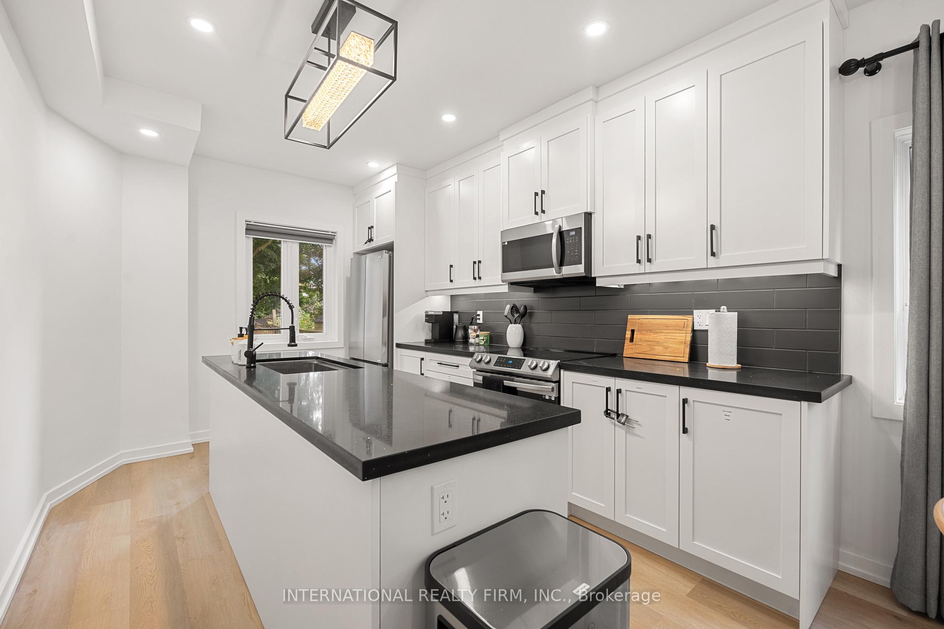 Photo 6 of 171 Duplex Avenue, Toronto, Yonge-Eglinton — HOMEH