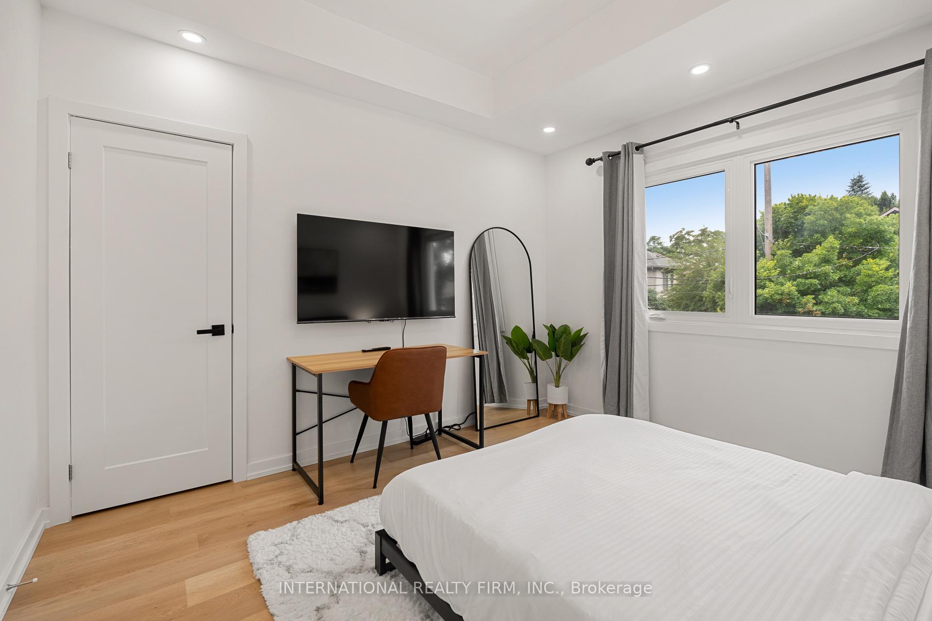 Photo 12 of 171 Duplex Avenue, Toronto, Yonge-Eglinton — HOMEH