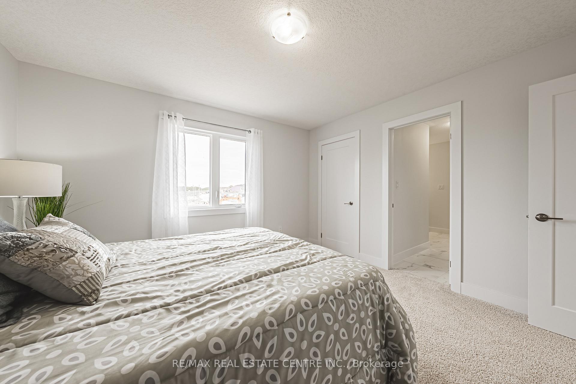 Photo 29 of 546 Benninger Drive, Kitchener, Brigadoon — HOMEH