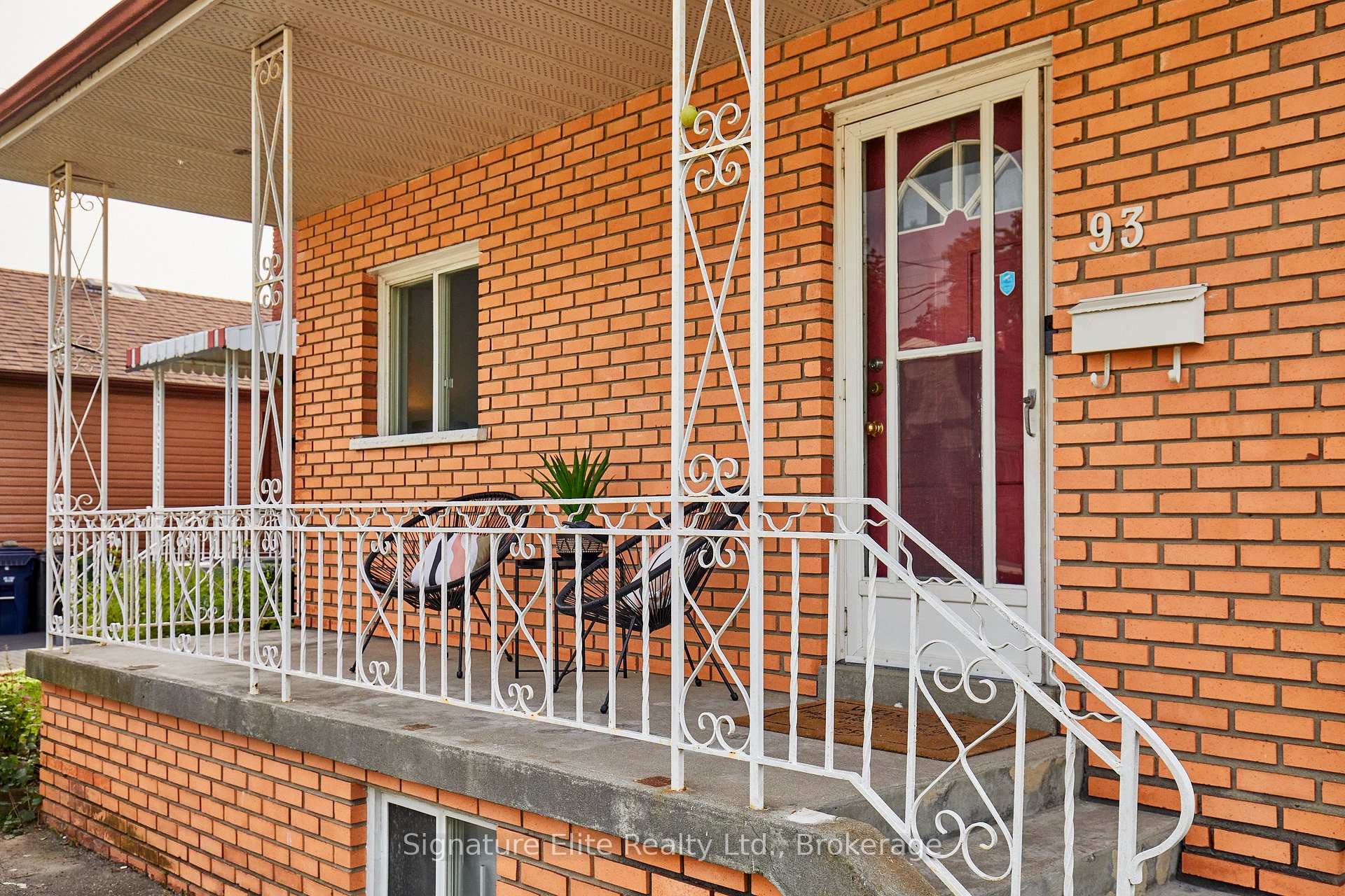 Photo 1 of 93 Pinegrove Avenue, Scarborough, Birchcliffe-Cliffside — HOMEH