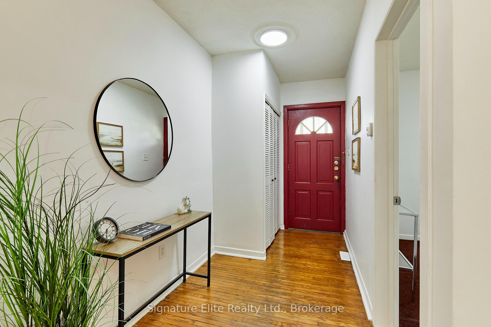 Photo 4 of 93 Pinegrove Avenue, Scarborough, Birchcliffe-Cliffside — HOMEH