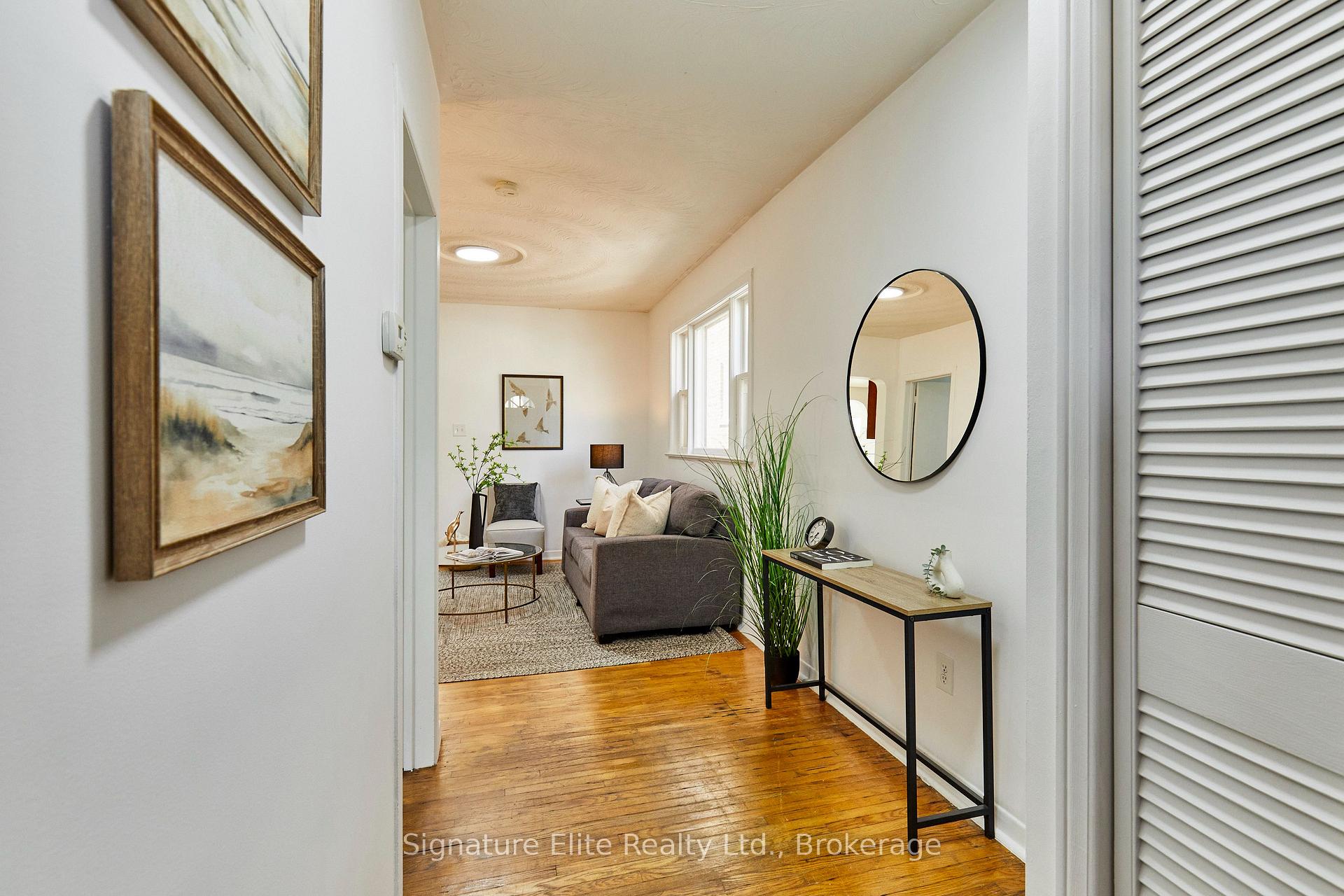 Photo 5 of 93 Pinegrove Avenue, Scarborough, Birchcliffe-Cliffside — HOMEH