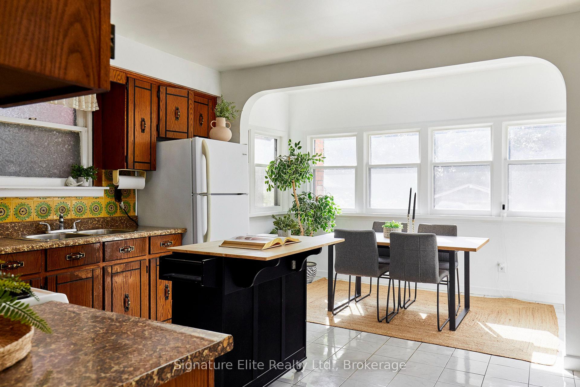 Photo 9 of 93 Pinegrove Avenue, Scarborough, Birchcliffe-Cliffside — HOMEH