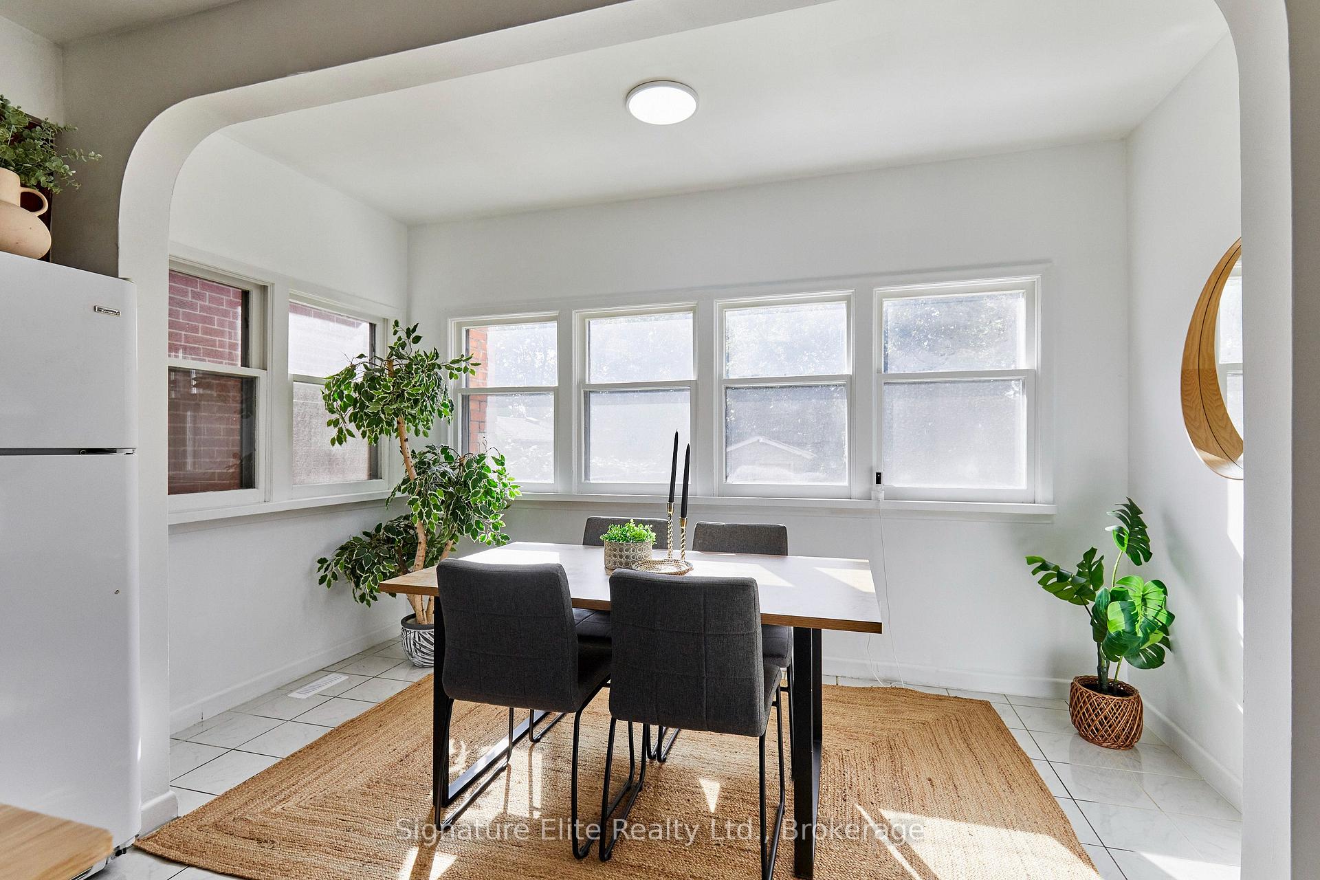 Photo 11 of 93 Pinegrove Avenue, Scarborough, Birchcliffe-Cliffside — HOMEH