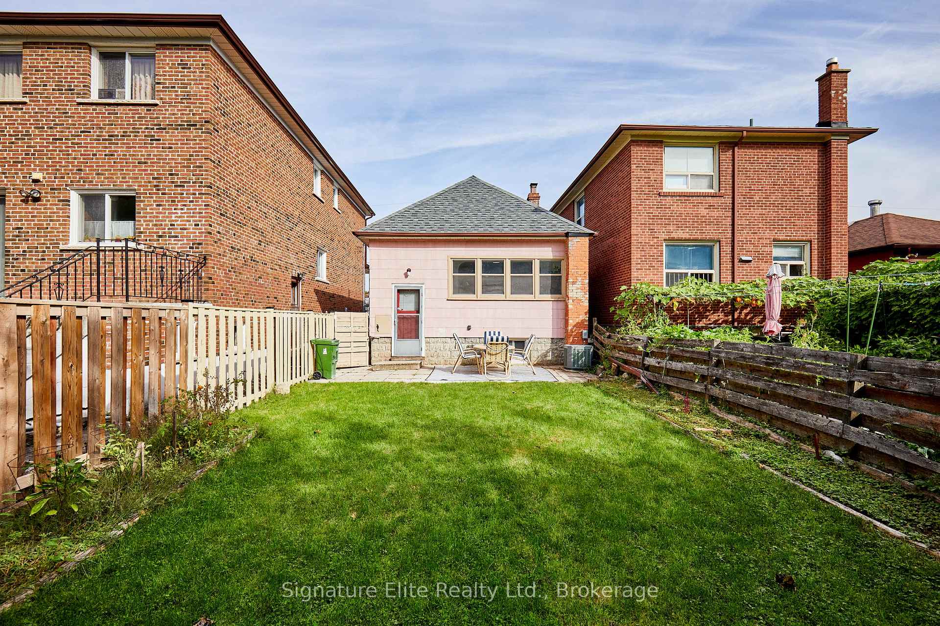 Photo 26 of 93 Pinegrove Avenue, Scarborough, Birchcliffe-Cliffside — HOMEH