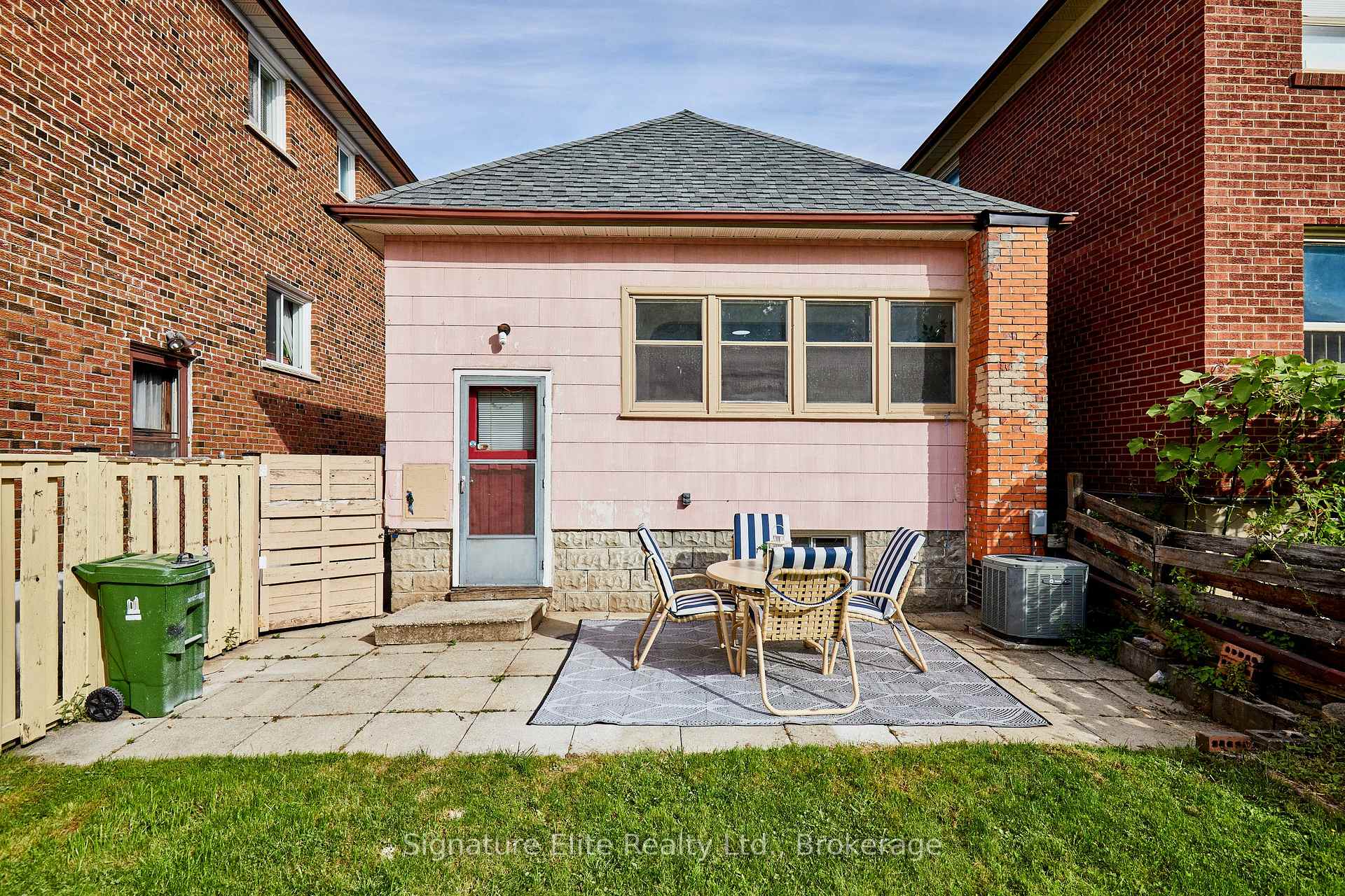 Photo 27 of 93 Pinegrove Avenue, Scarborough, Birchcliffe-Cliffside — HOMEH