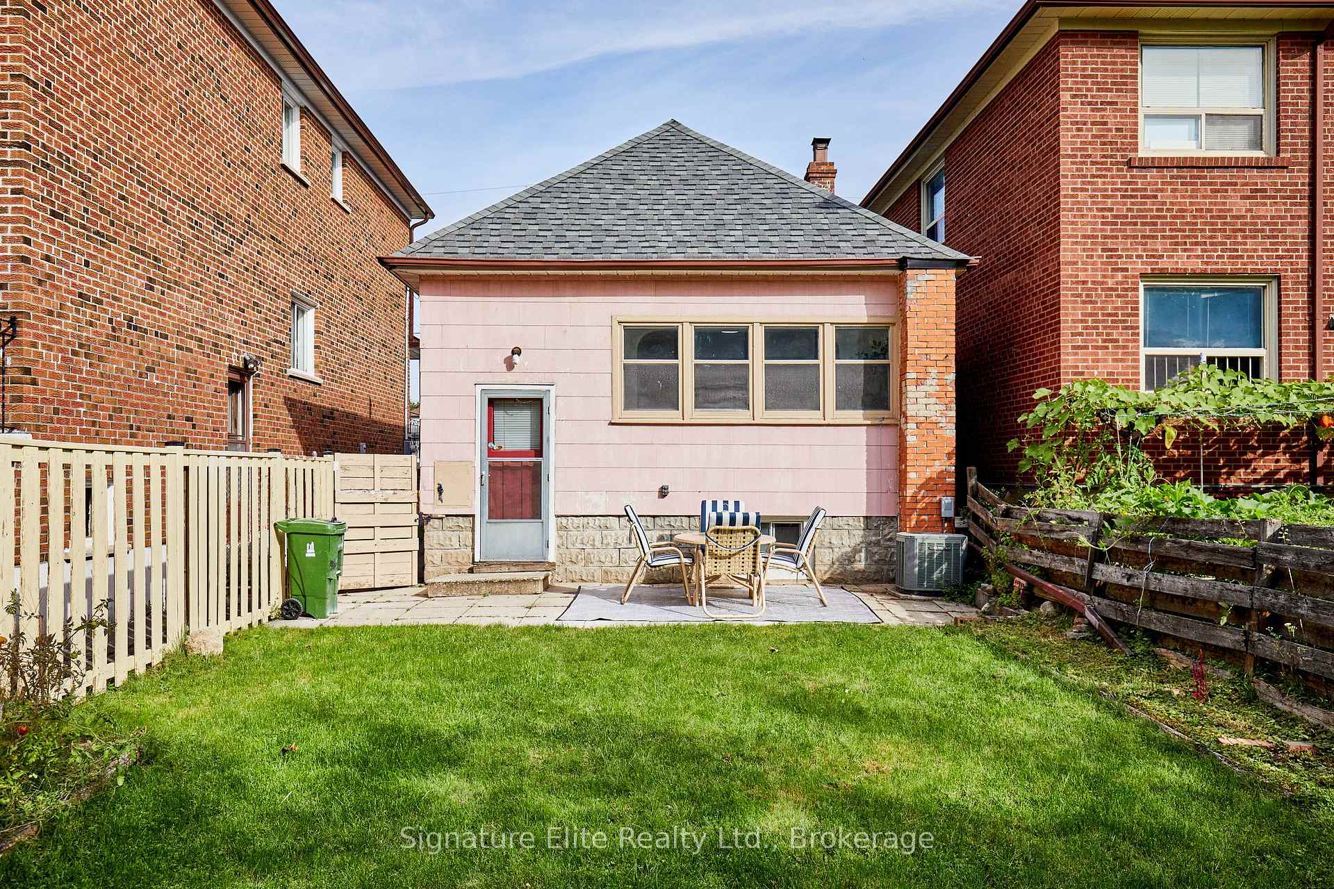 Photo 48 of 93 Pinegrove Avenue, Scarborough, Birchcliffe-Cliffside — HOMEH