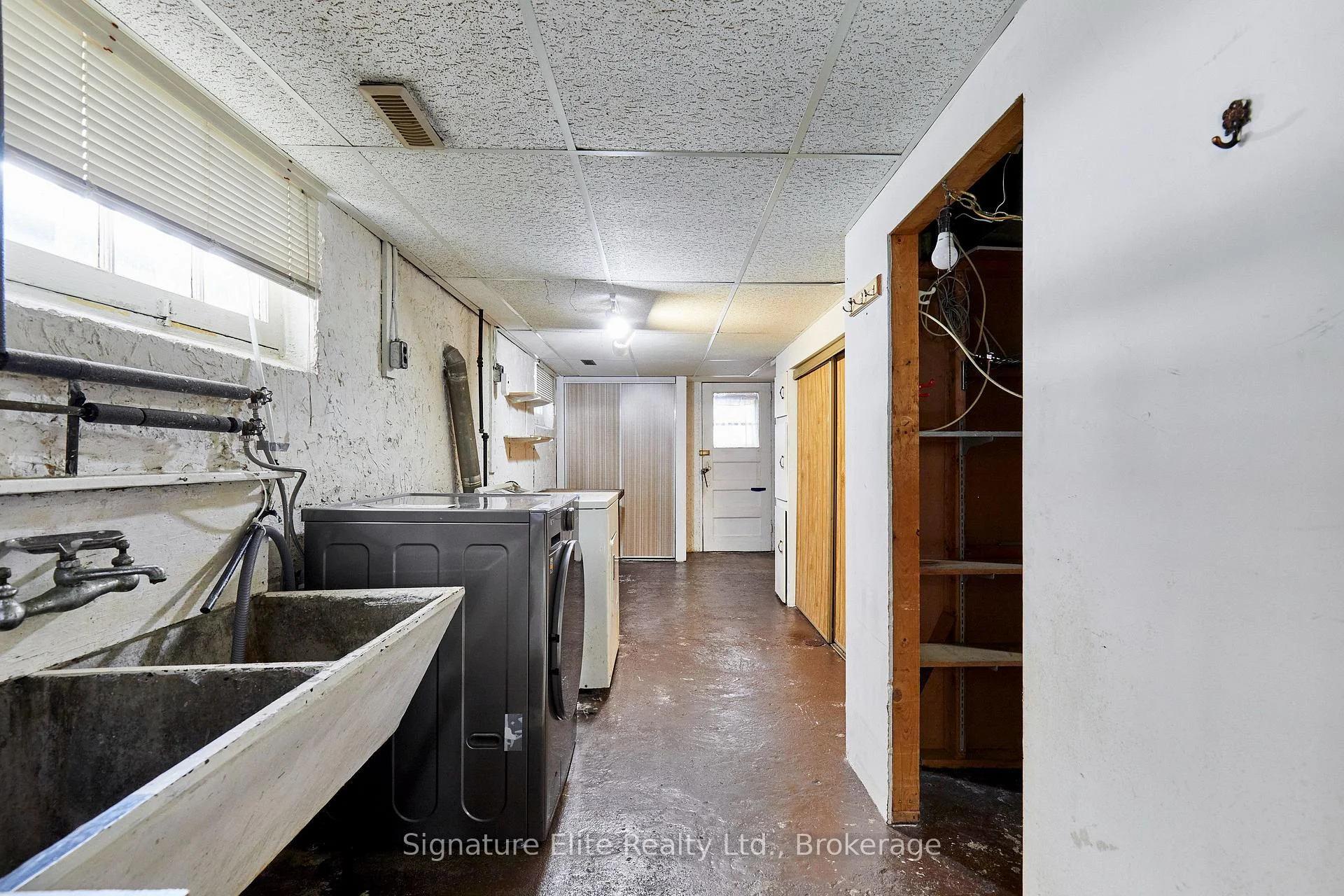 Photo 35 of 93 Pinegrove Avenue, Scarborough, Birchcliffe-Cliffside — HOMEH