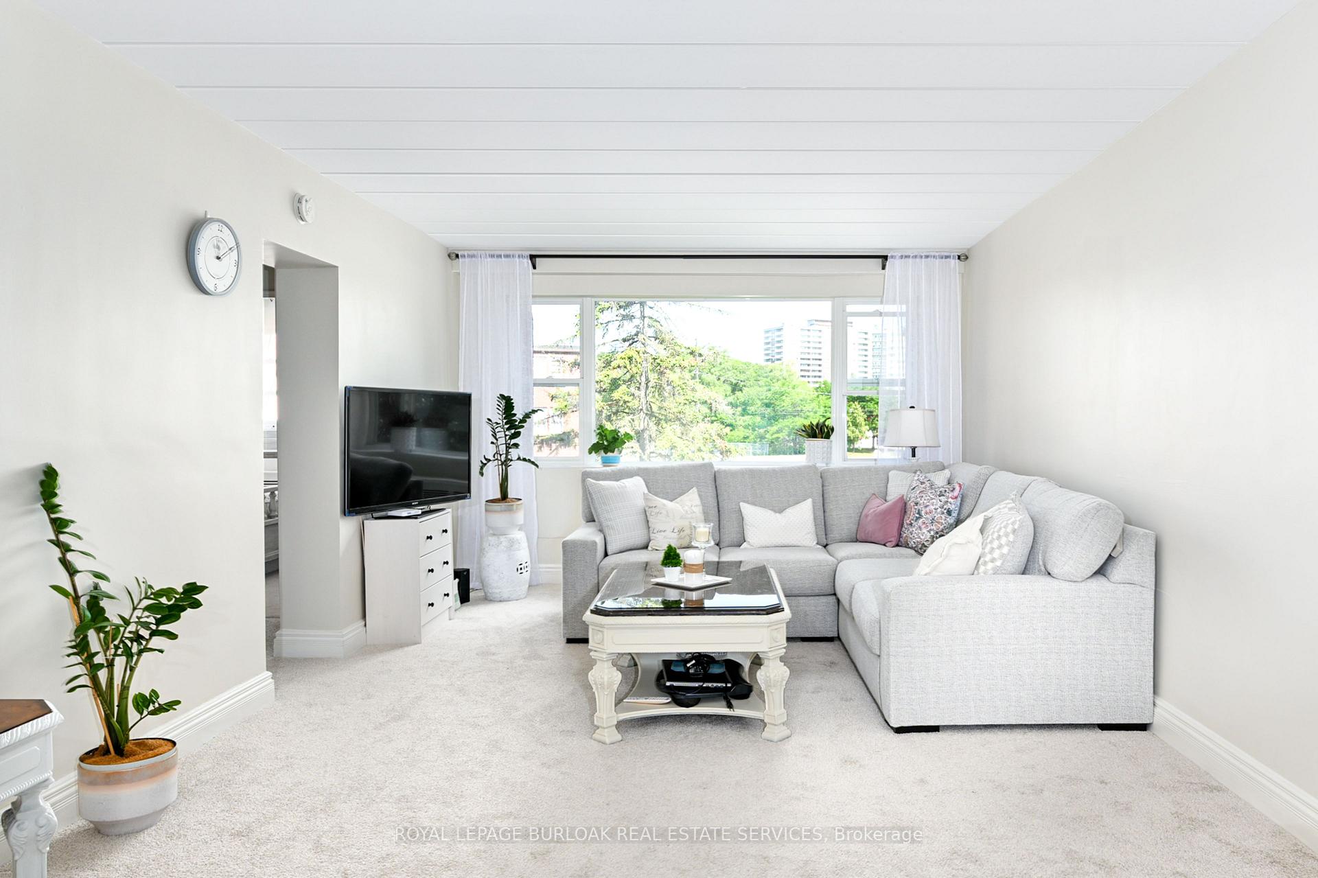 Photo 8 of Unit 9, 2422 New Street, Burlington, Brant — HOMEH