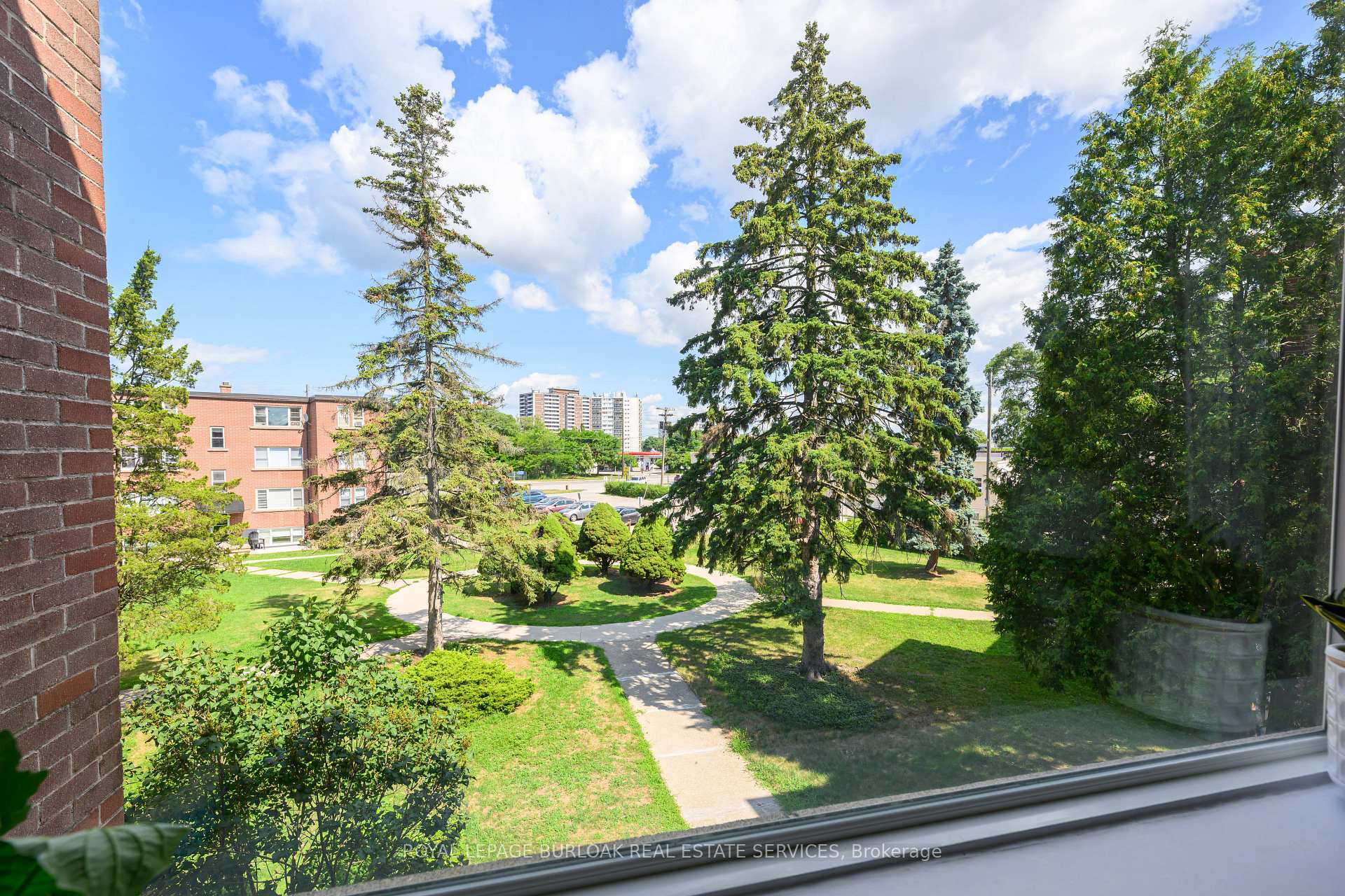 Photo 12 of Unit 9, 2422 New Street, Burlington, Brant — HOMEH