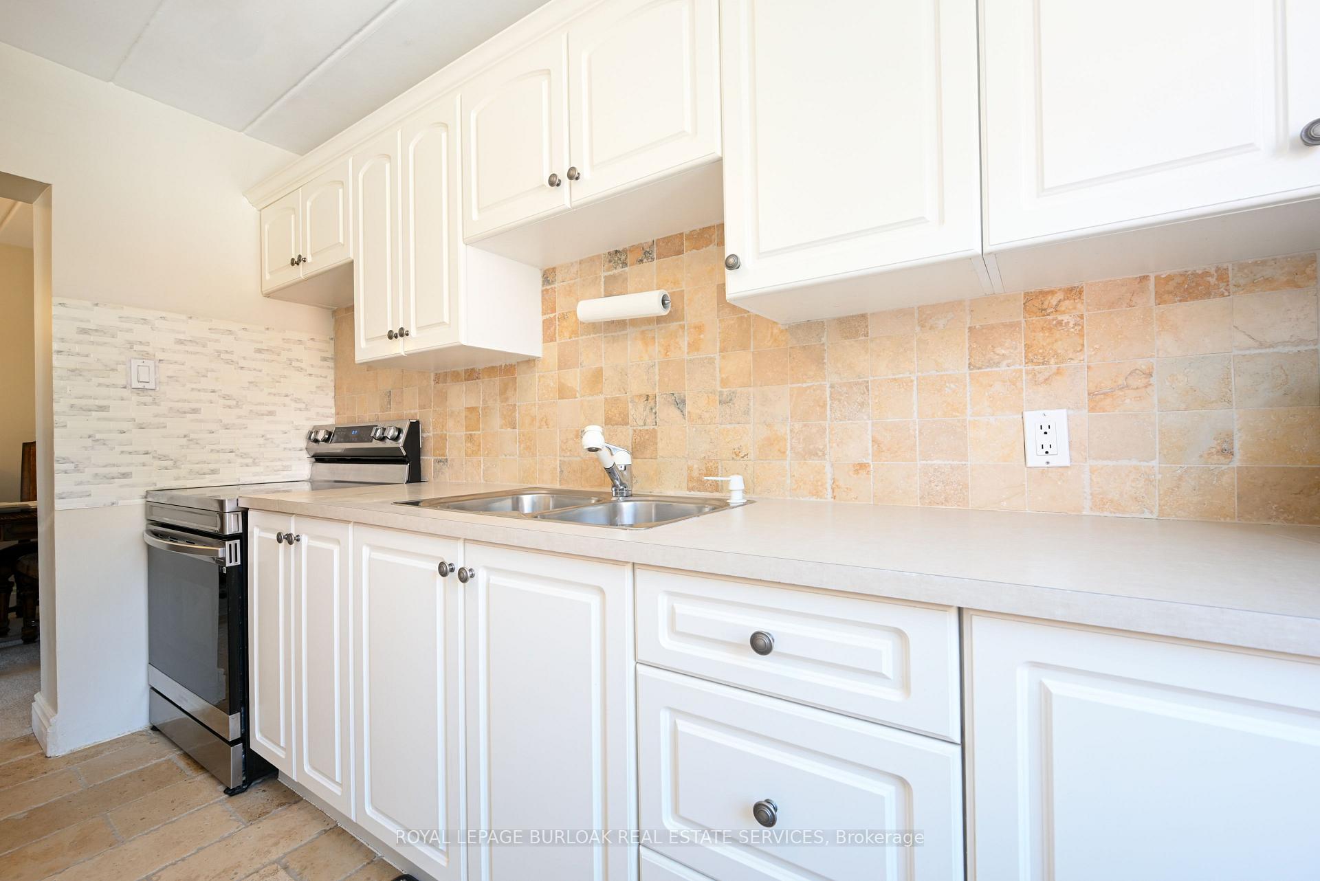 Photo 18 of Unit 9, 2422 New Street, Burlington, Brant — HOMEH
