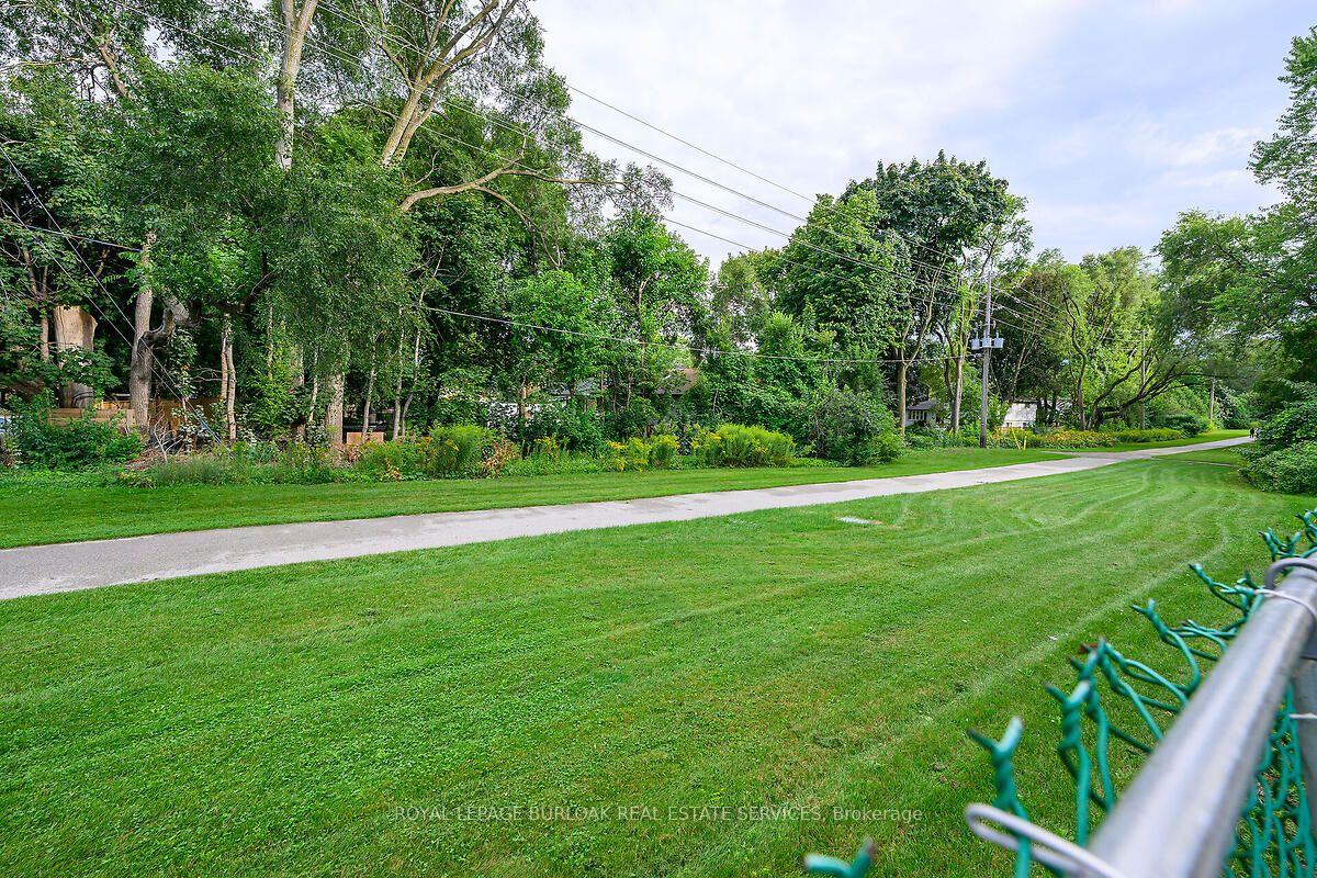 Photo 28 of Unit 9, 2422 New Street, Burlington, Brant — HOMEH