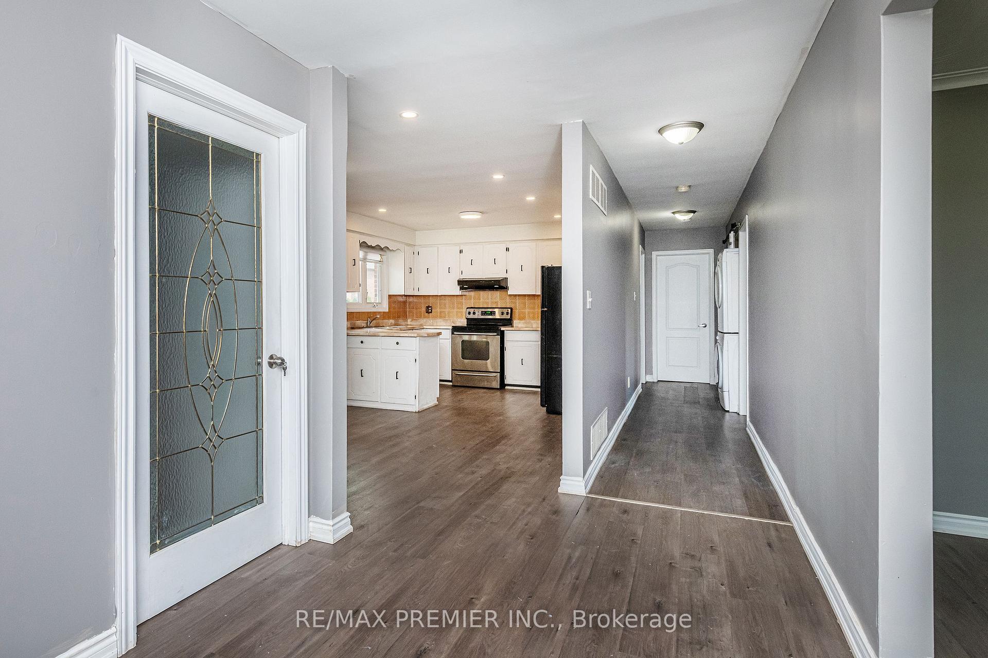 Photo 5 of 43 Jules Avenue, Vaughan, East Woodbridge — HOMEH